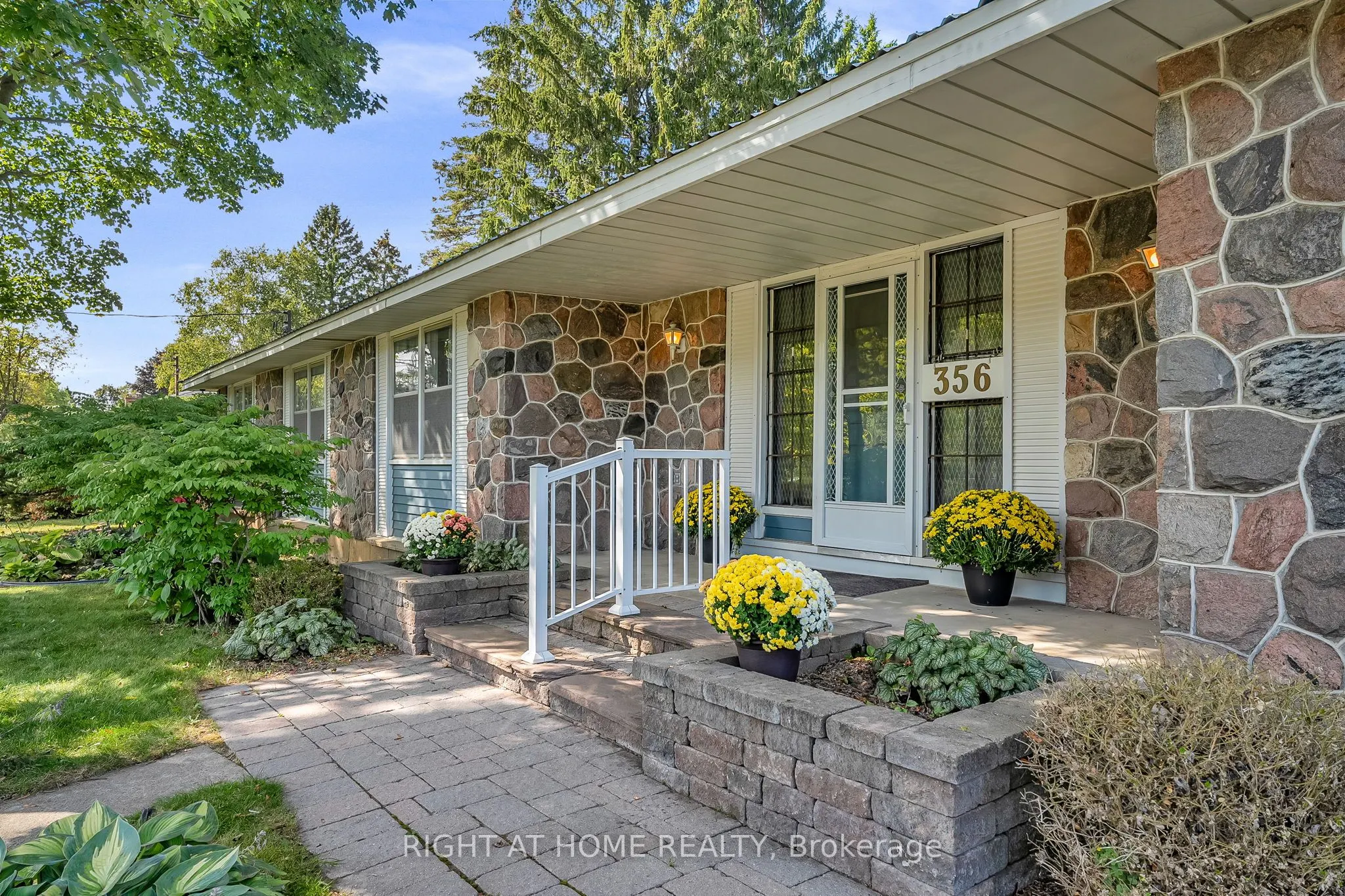 356 Conlin Road E