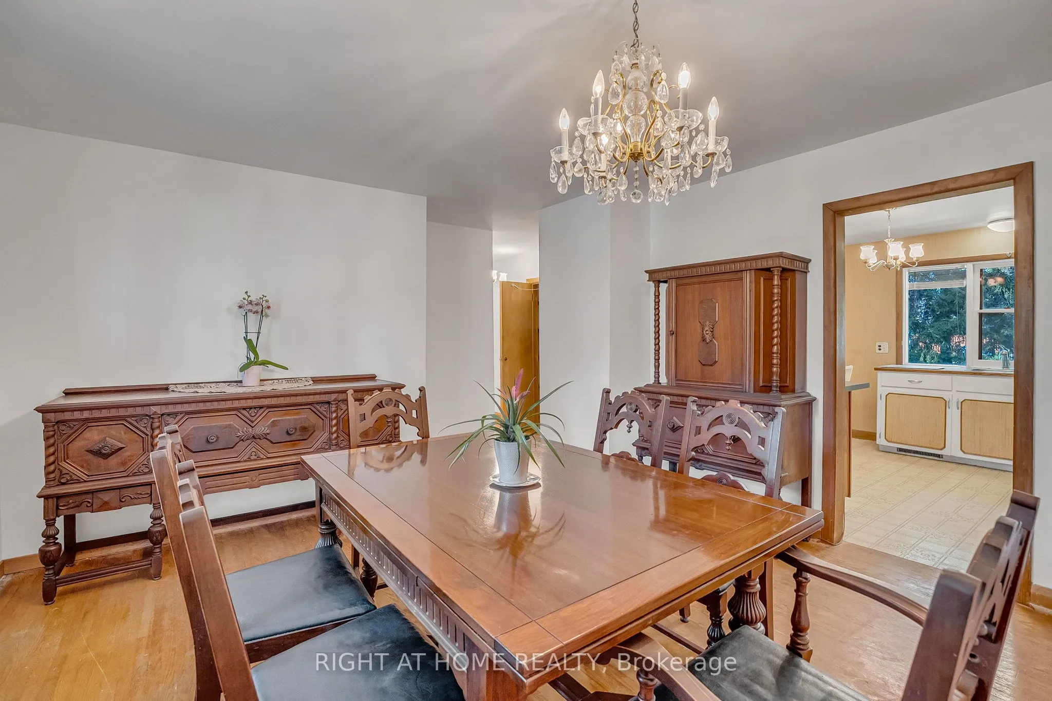 356 Conlin Road E
