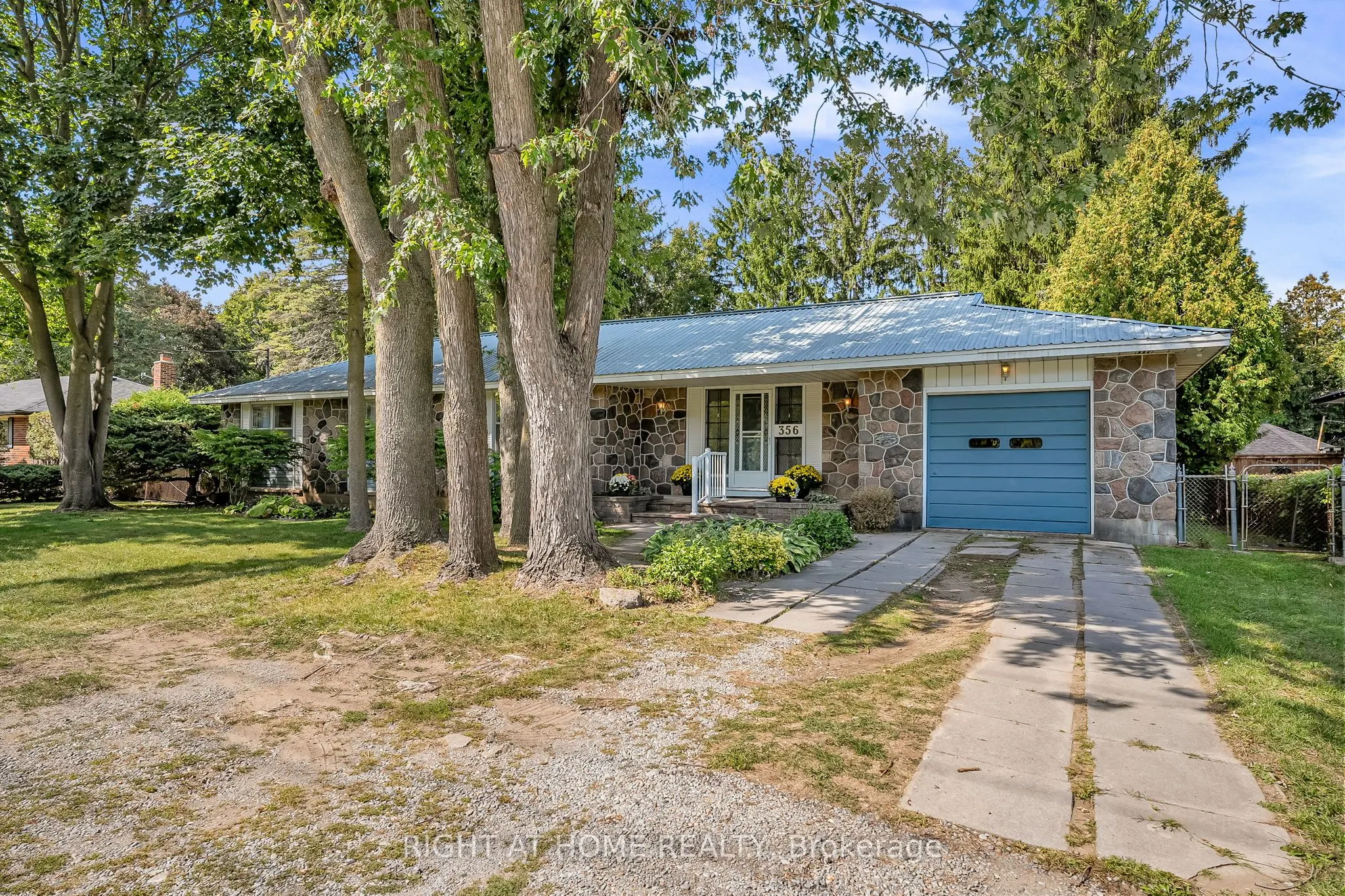 356 Conlin Road E