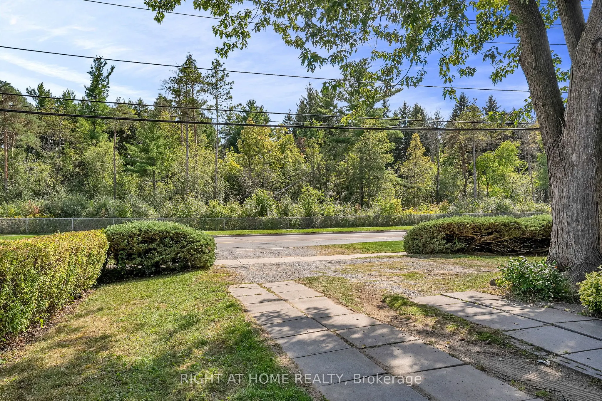 356 Conlin Road E