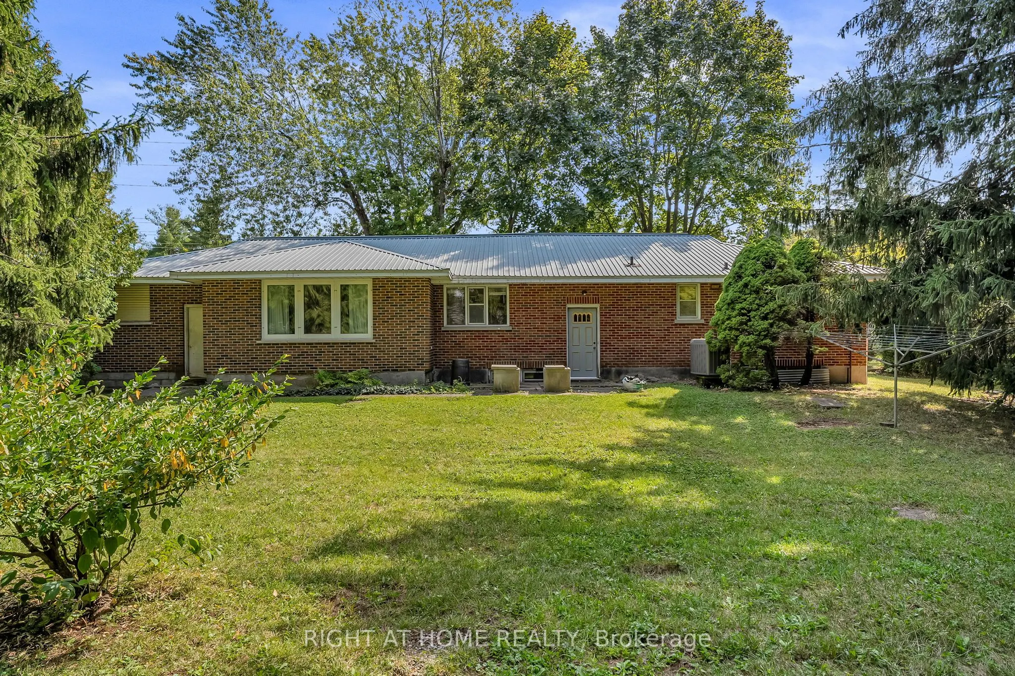 356 Conlin Road E