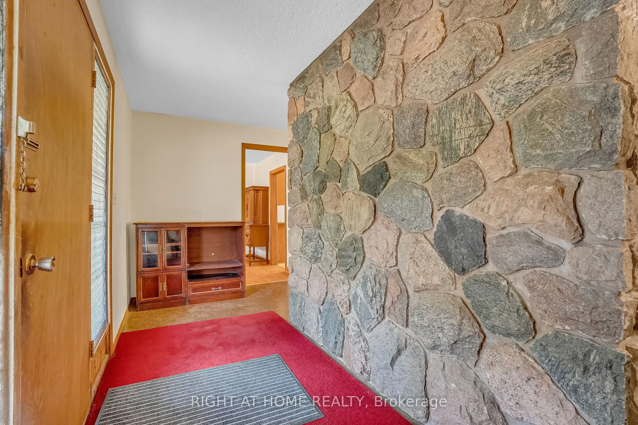 356 Conlin Road E
