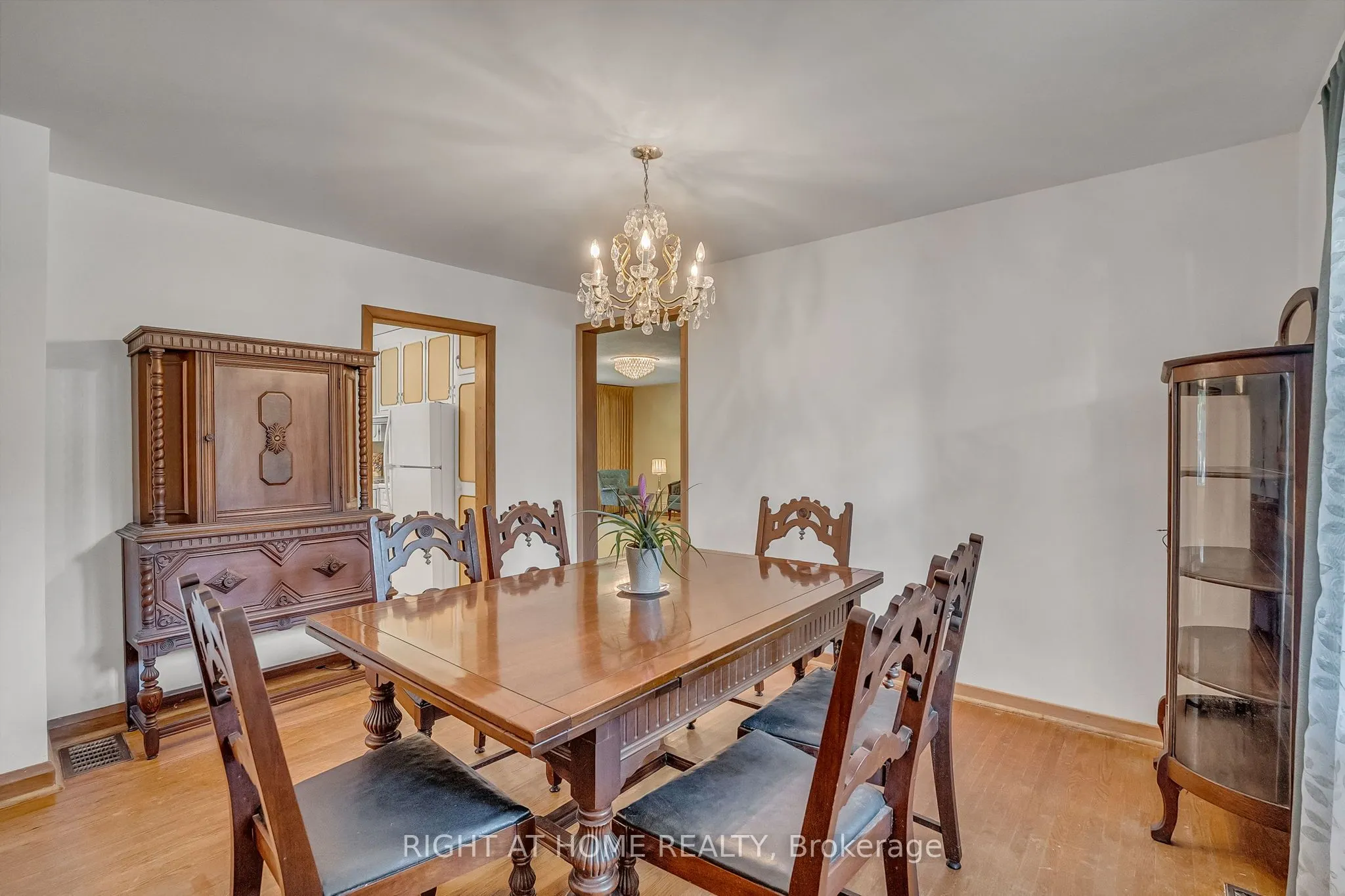356 Conlin Road E