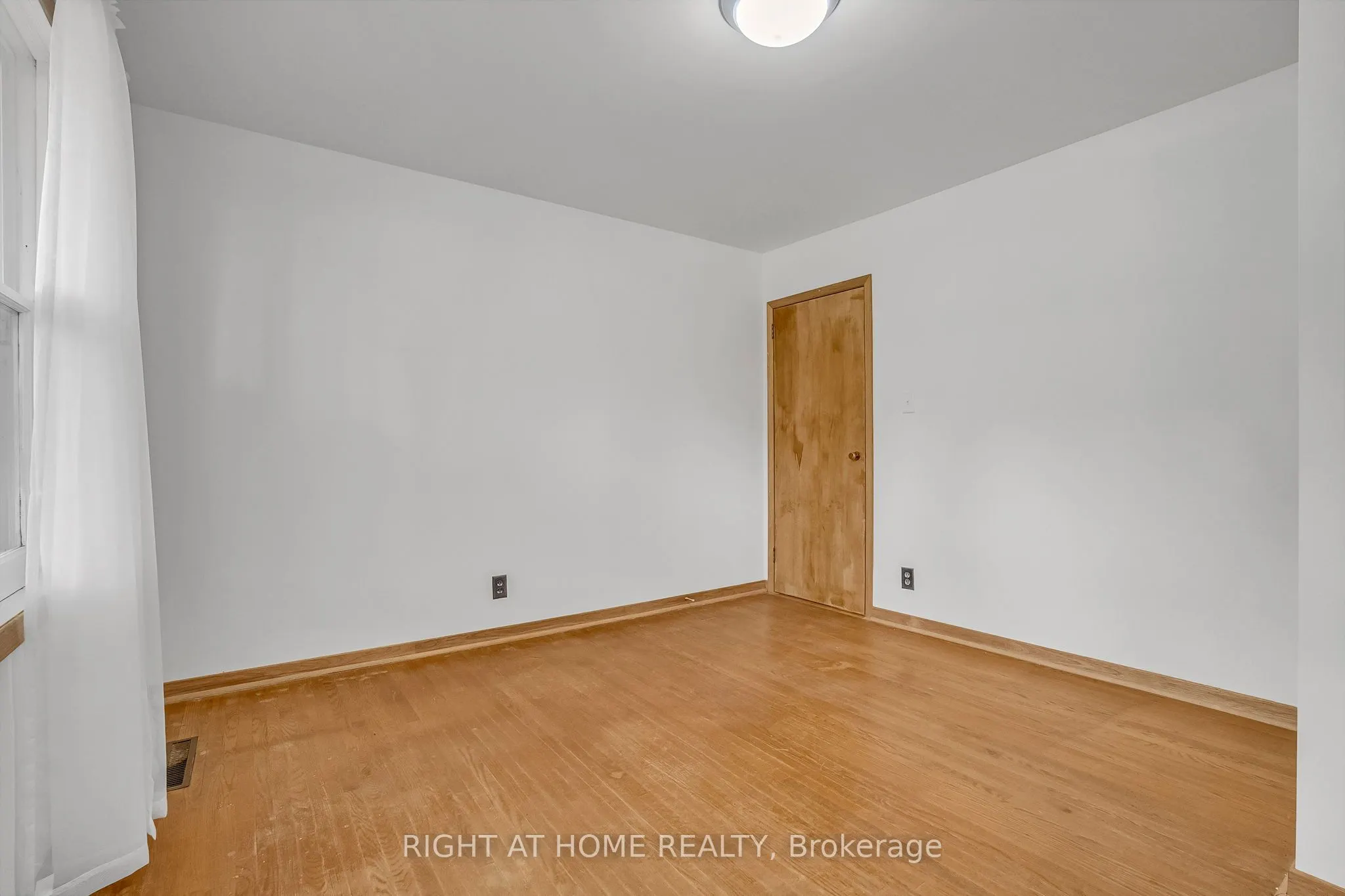 356 Conlin Road E