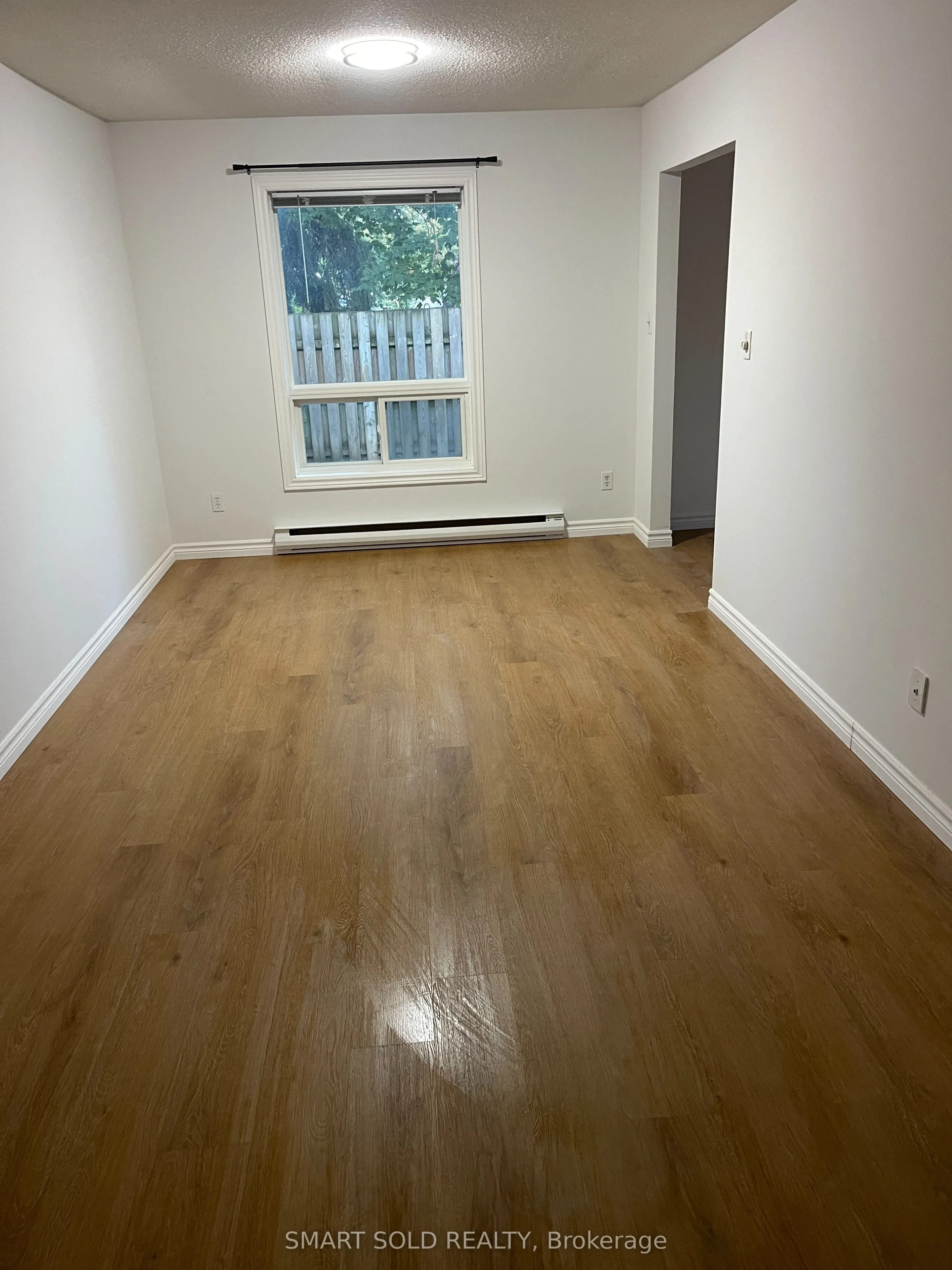 450 Bristol Crescent N, #6