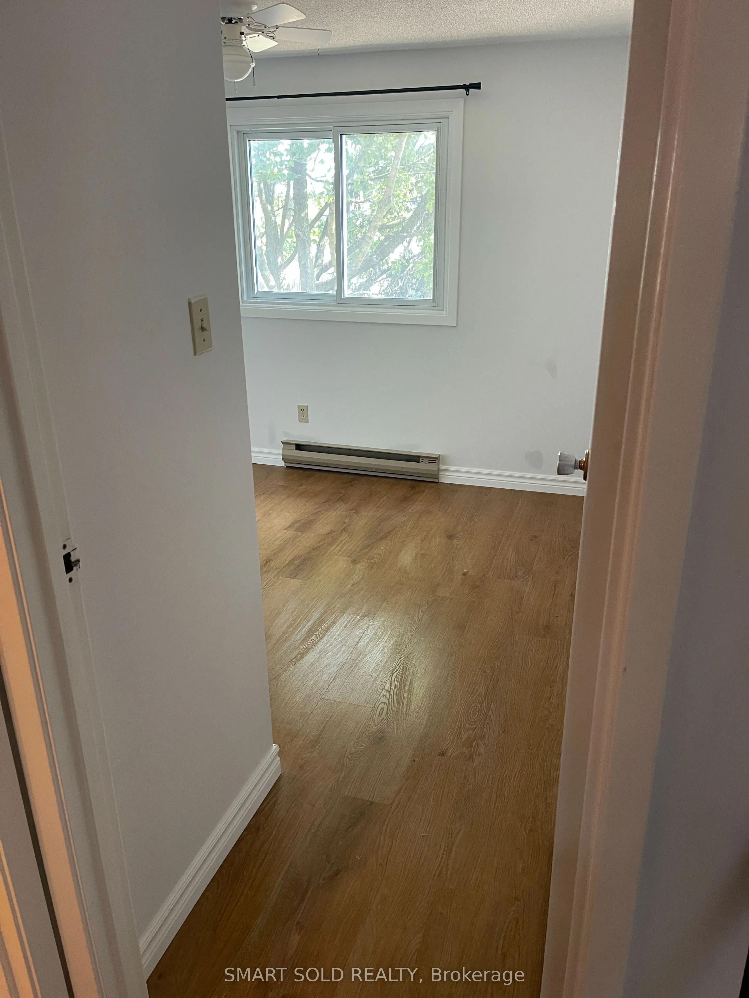 450 Bristol Crescent N, #6