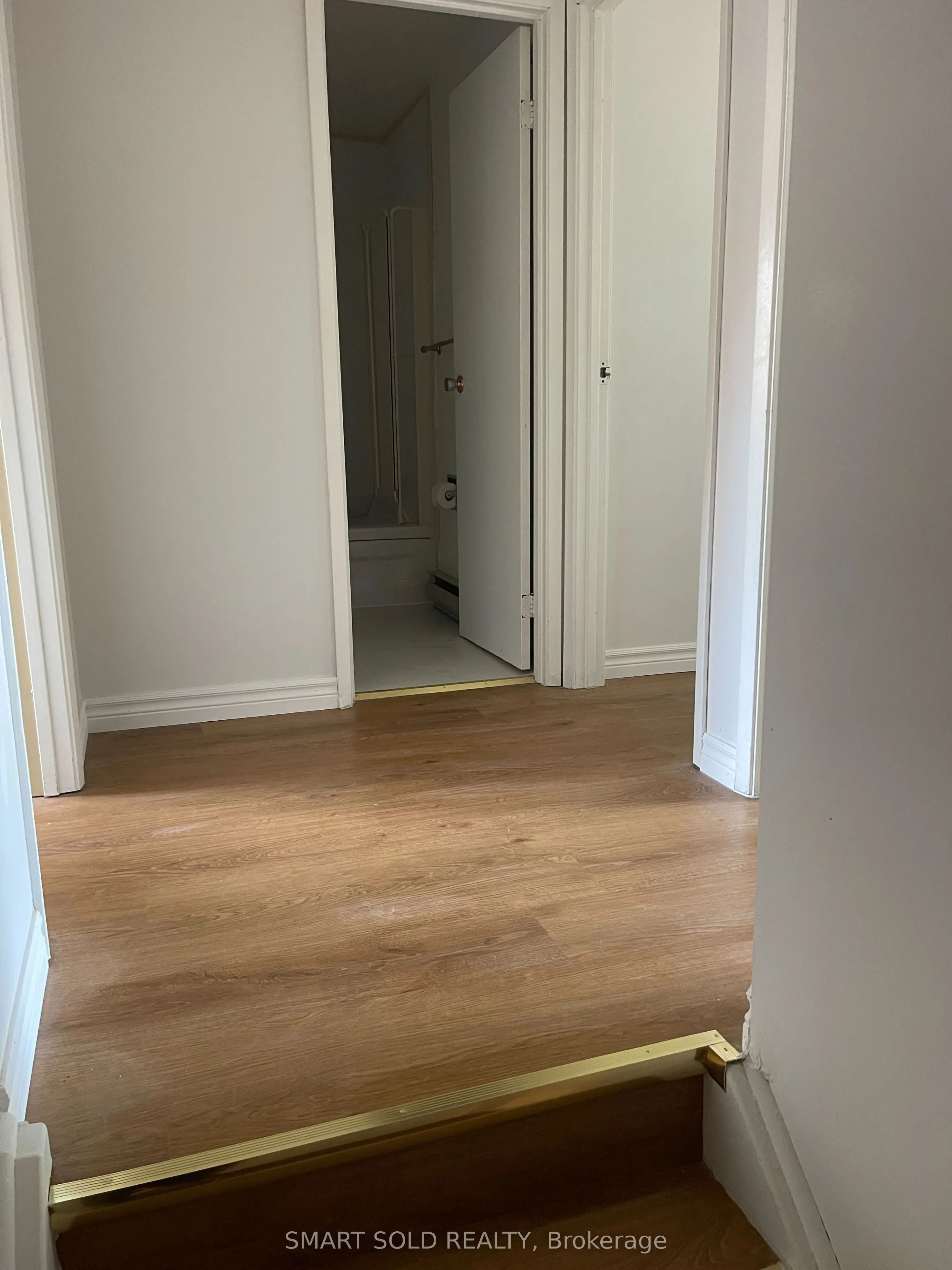 450 Bristol Crescent N, #6