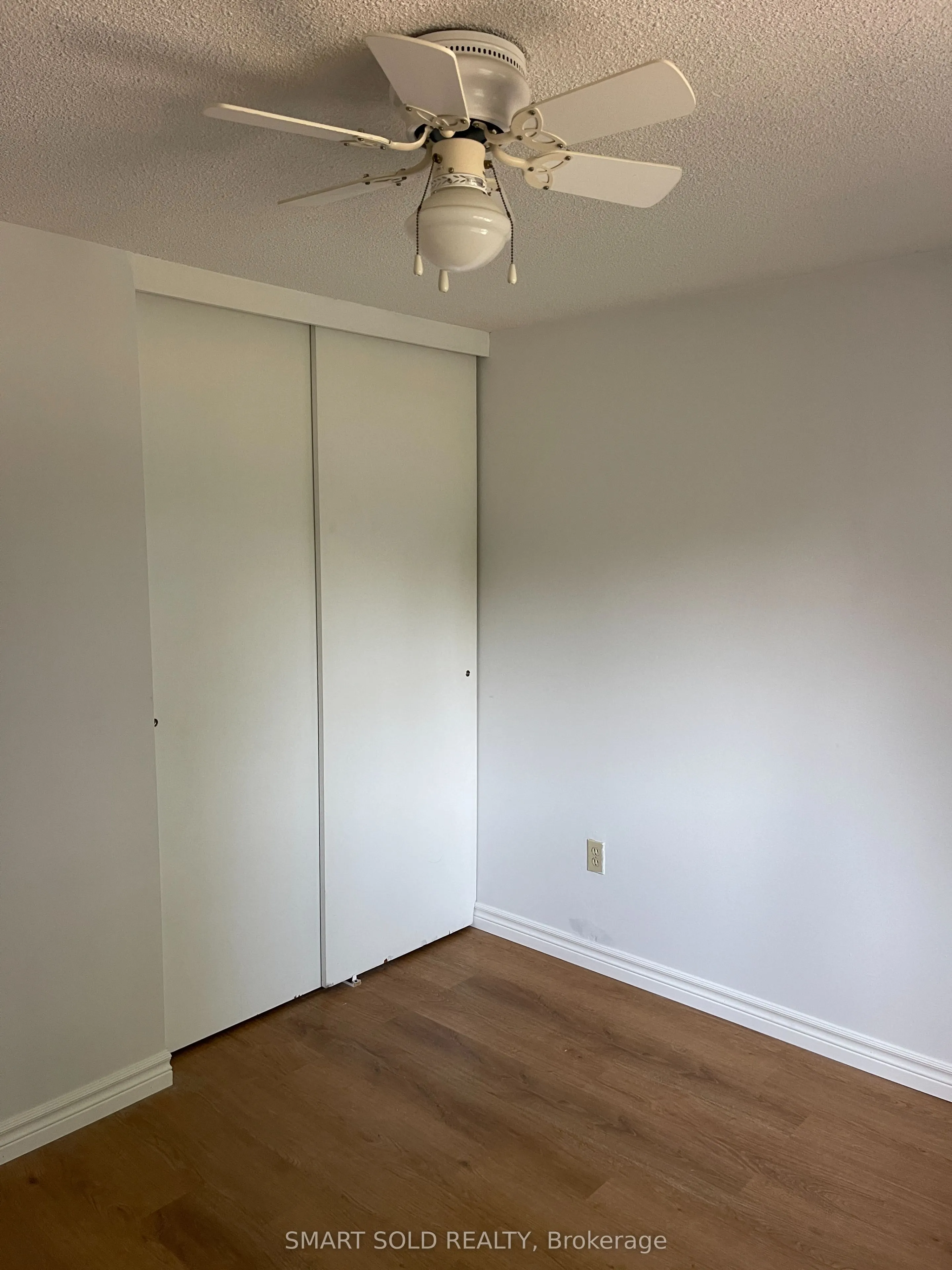 450 Bristol Crescent N, #6