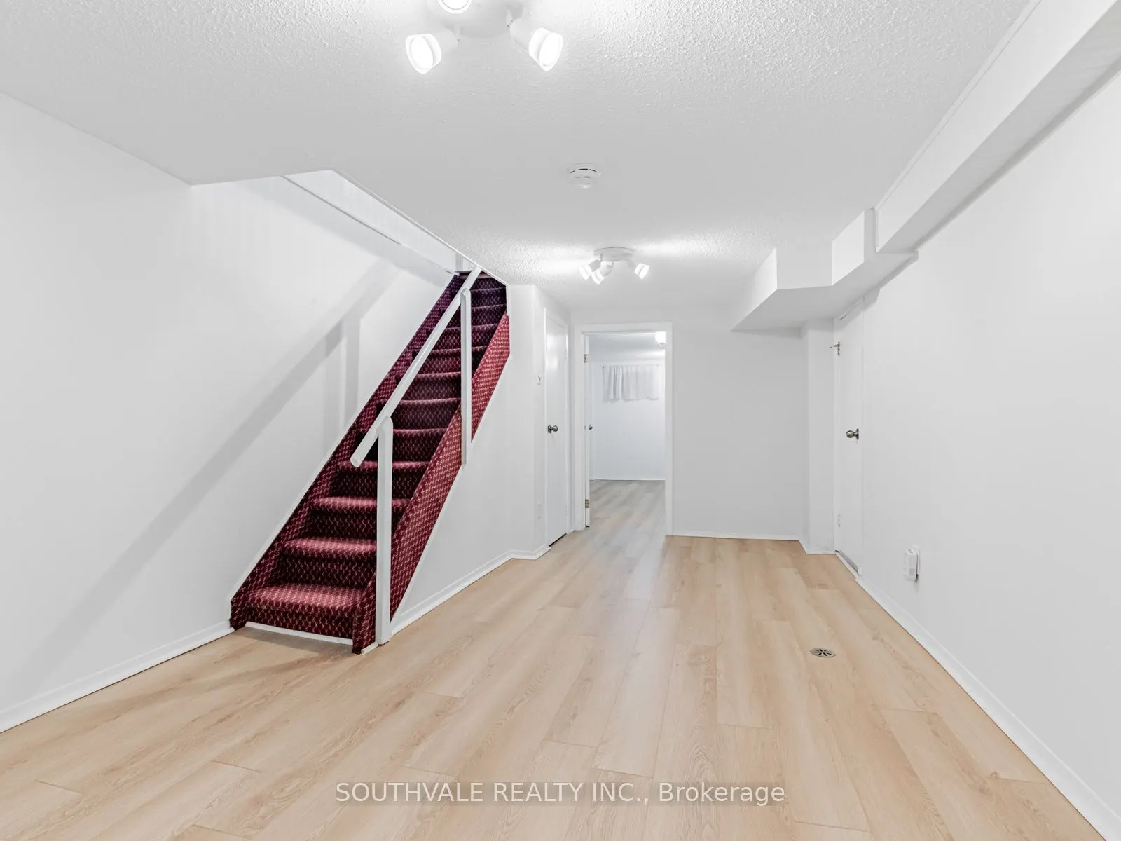 104 Dearbourne Avenue