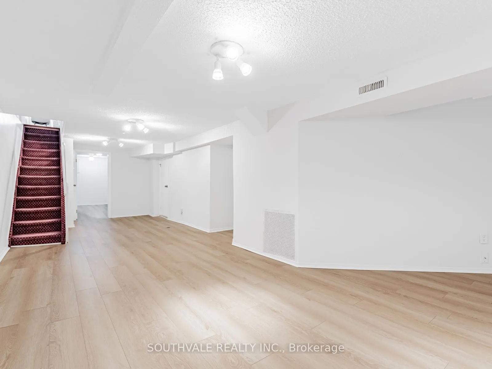 104 Dearbourne Avenue