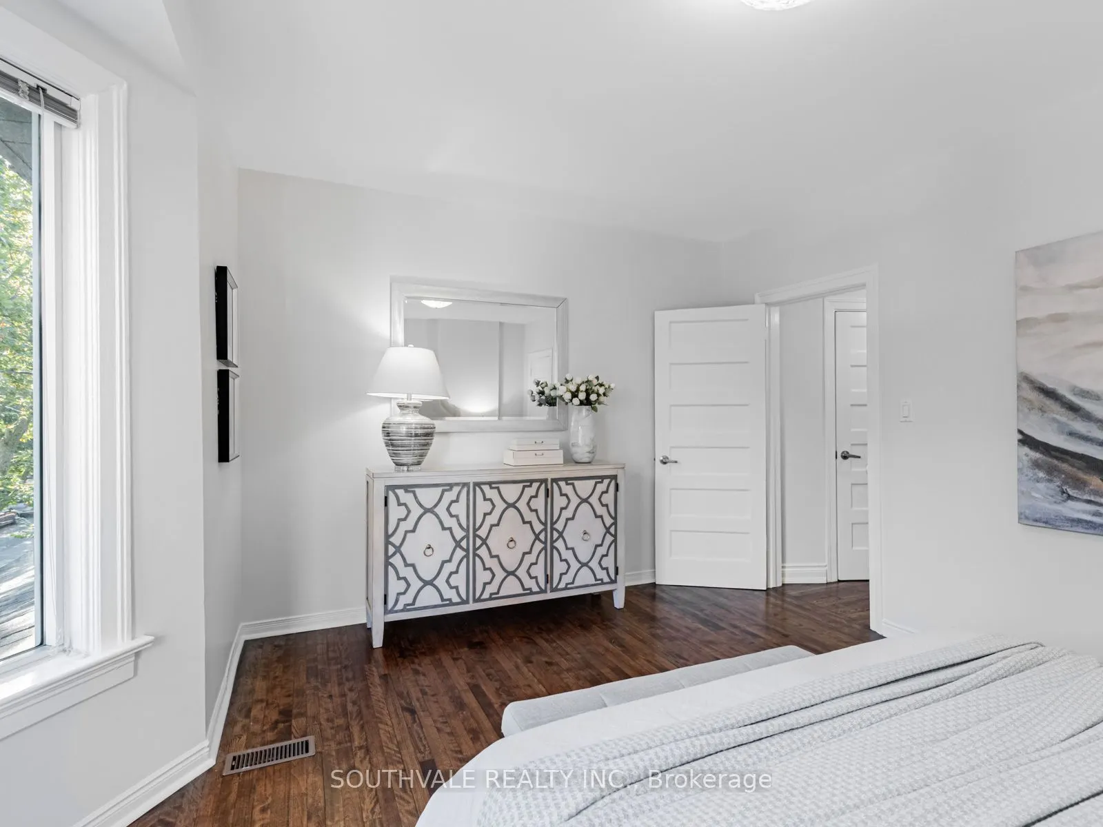 104 Dearbourne Avenue