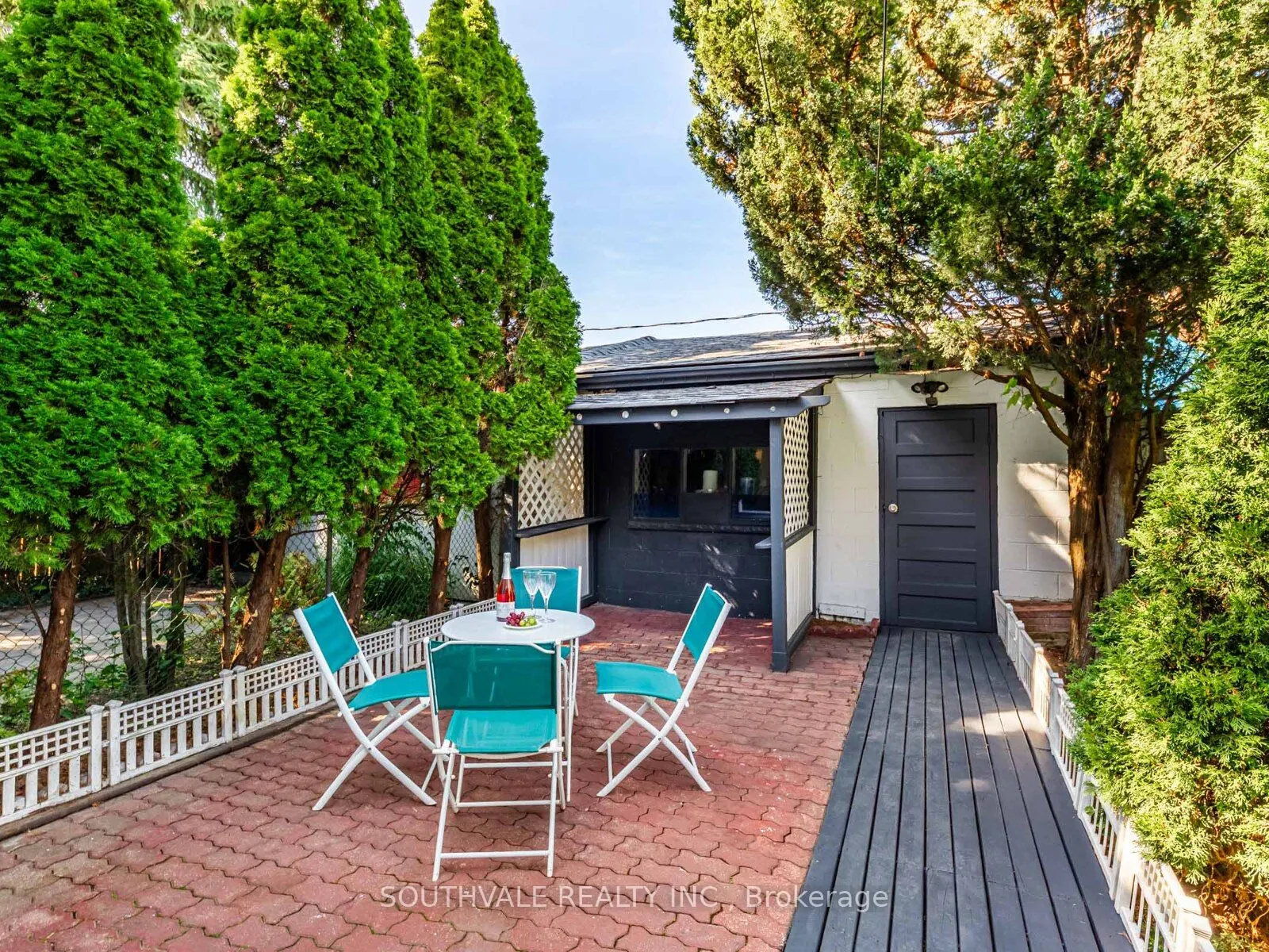 104 Dearbourne Avenue
