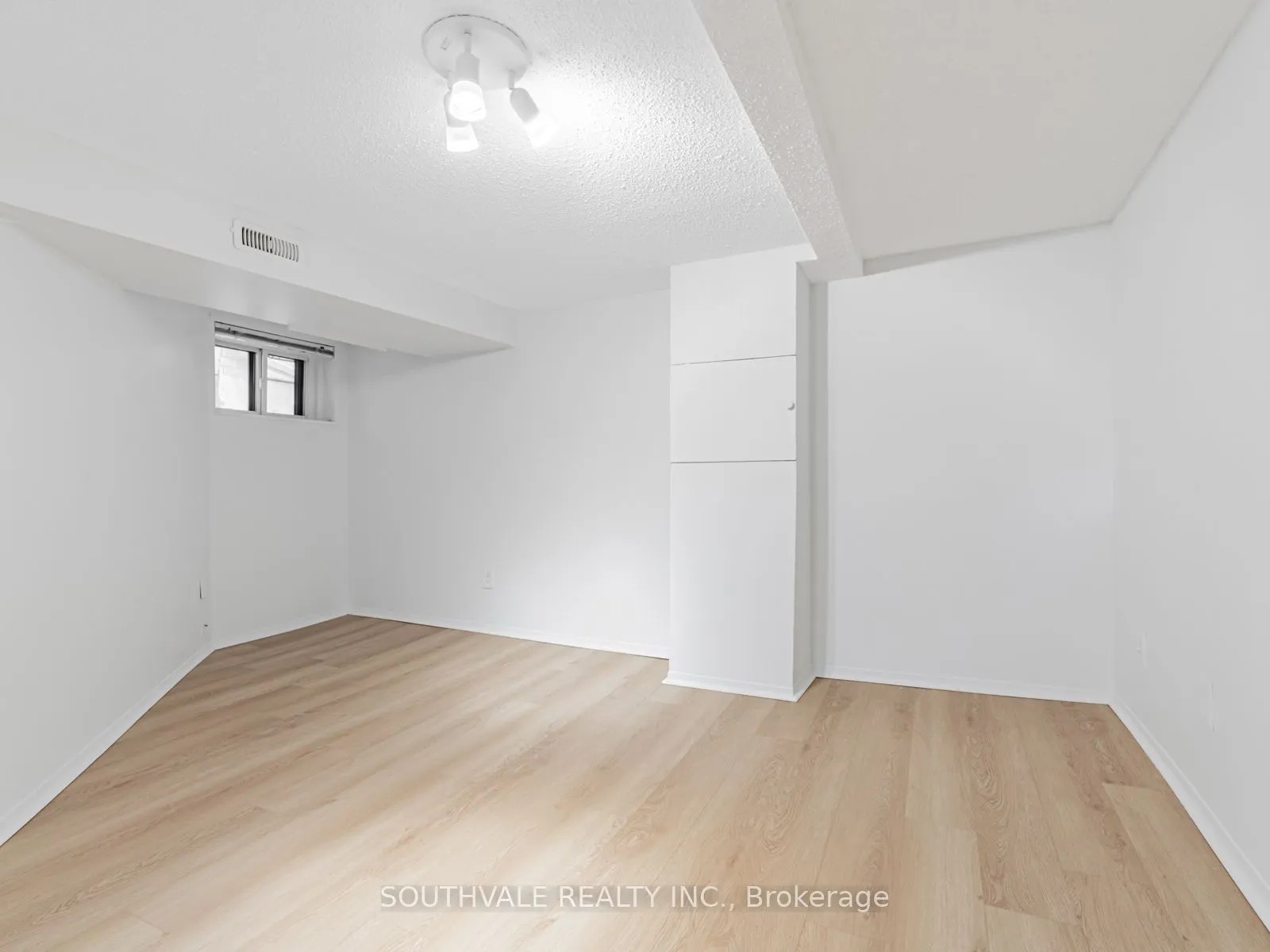 104 Dearbourne Avenue