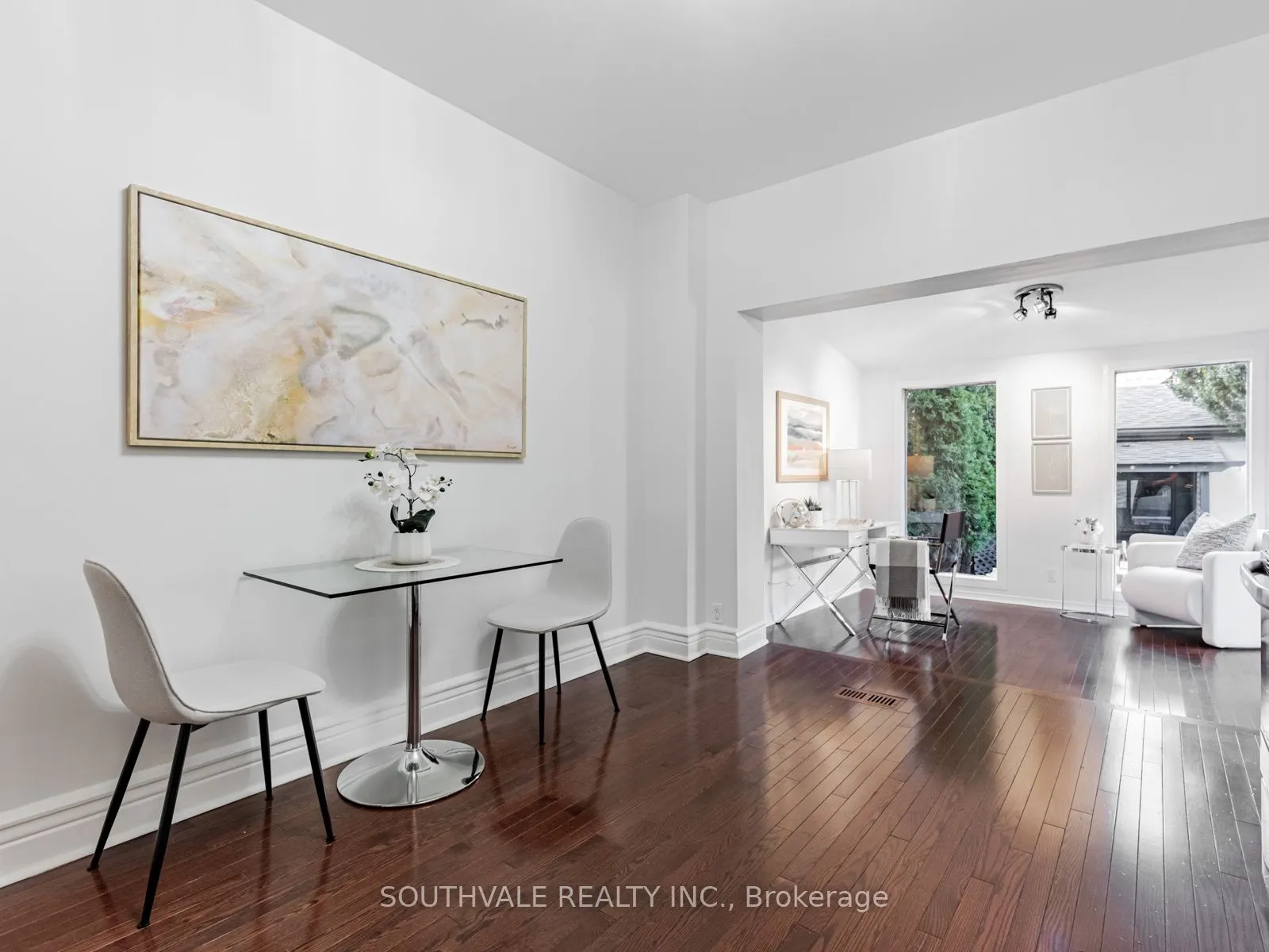 104 Dearbourne Avenue
