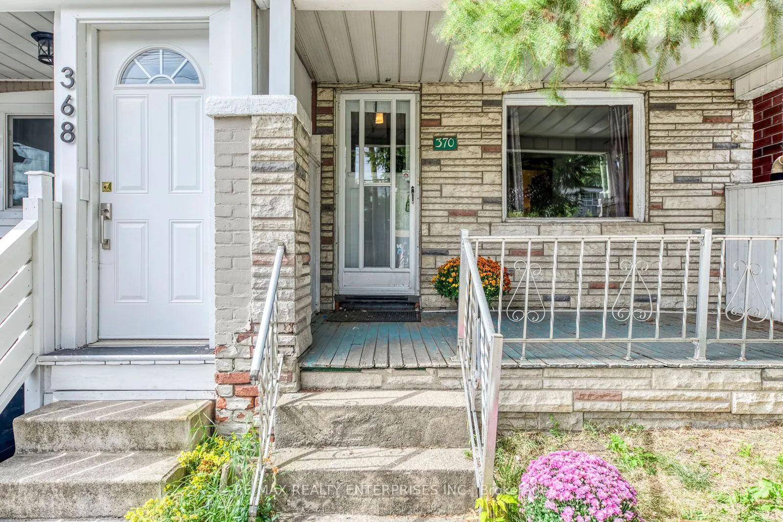 370 Coxwell Avenue