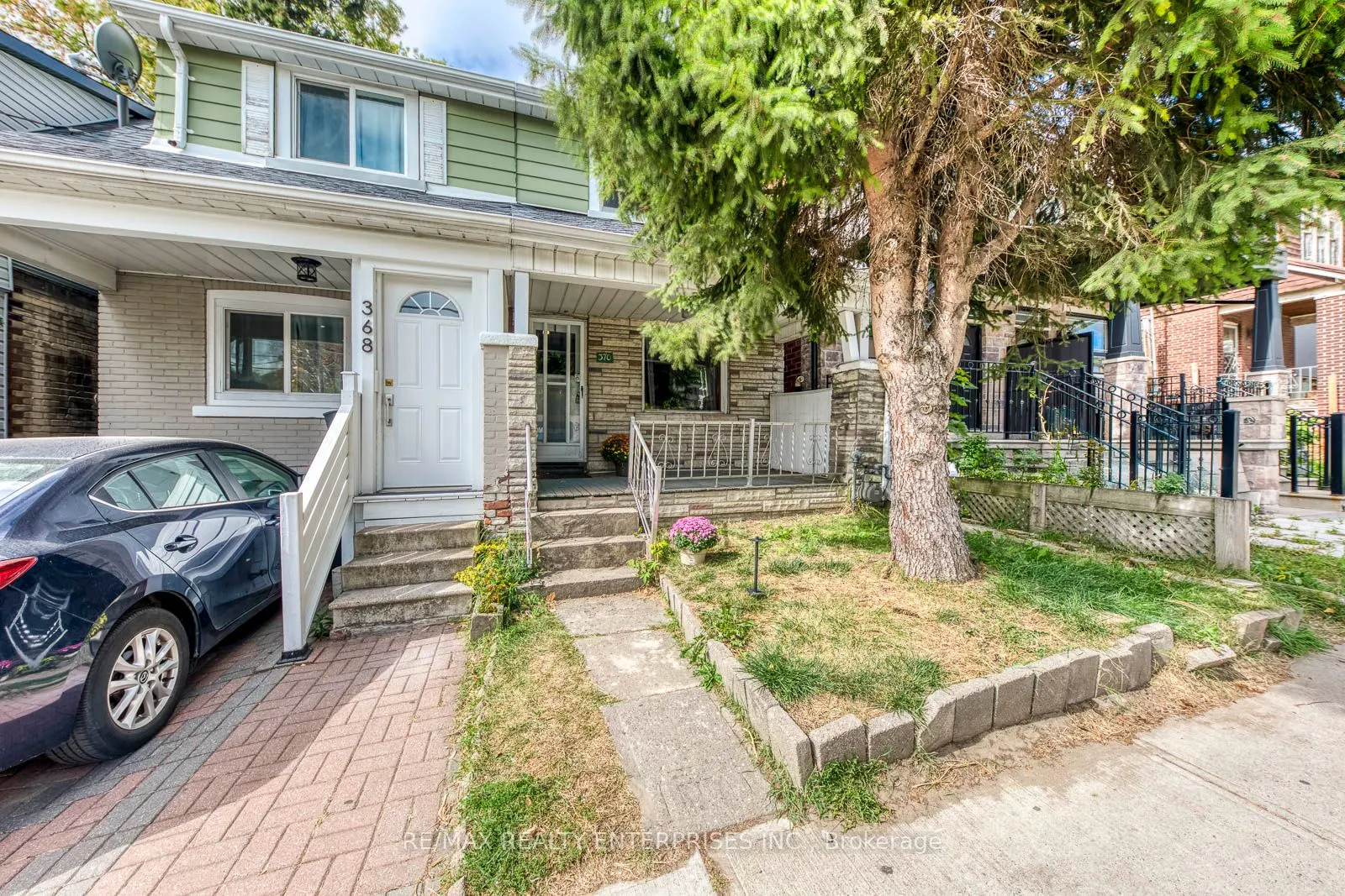 370 Coxwell Avenue