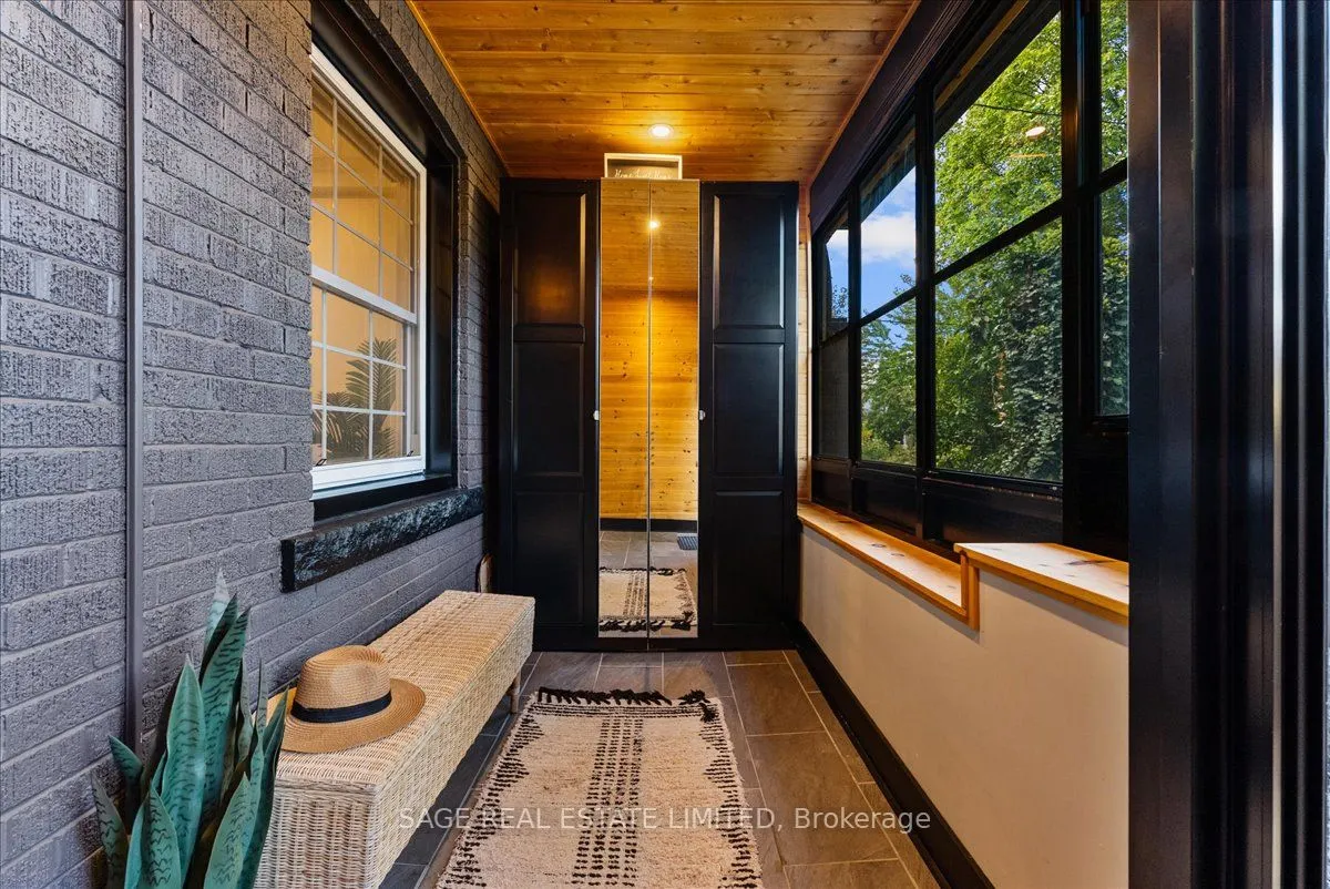 93 Woodrow Avenue