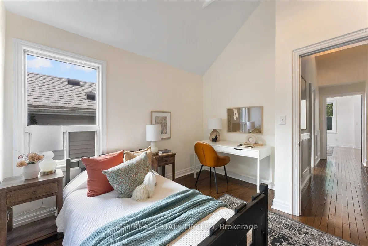 93 Woodrow Avenue