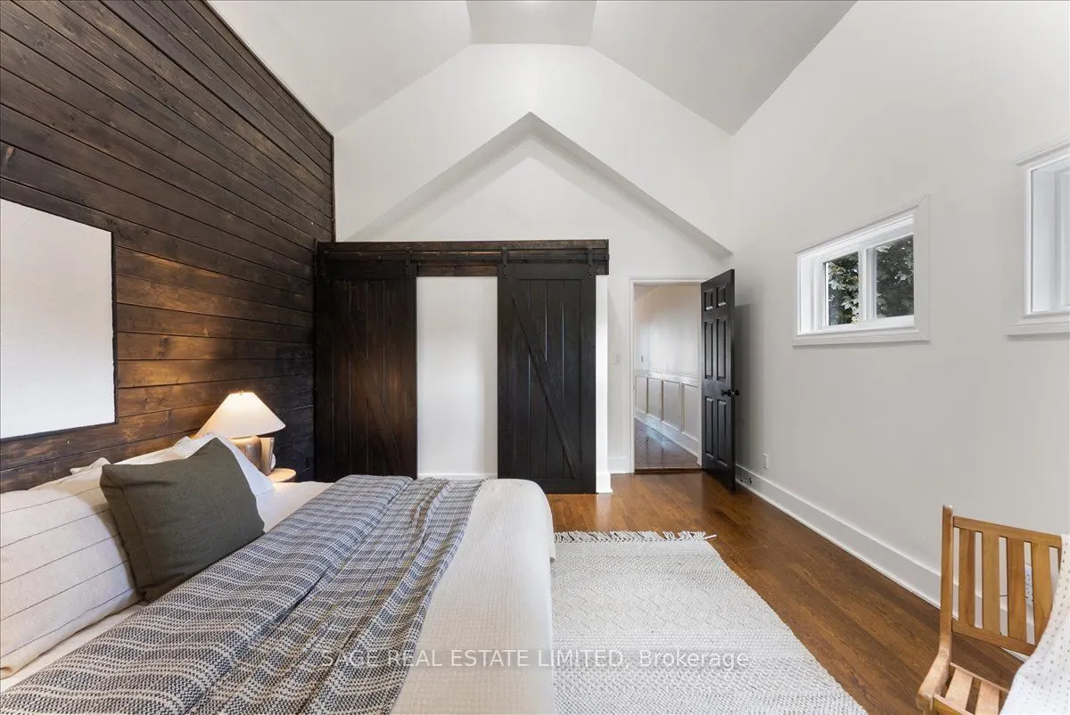 93 Woodrow Avenue