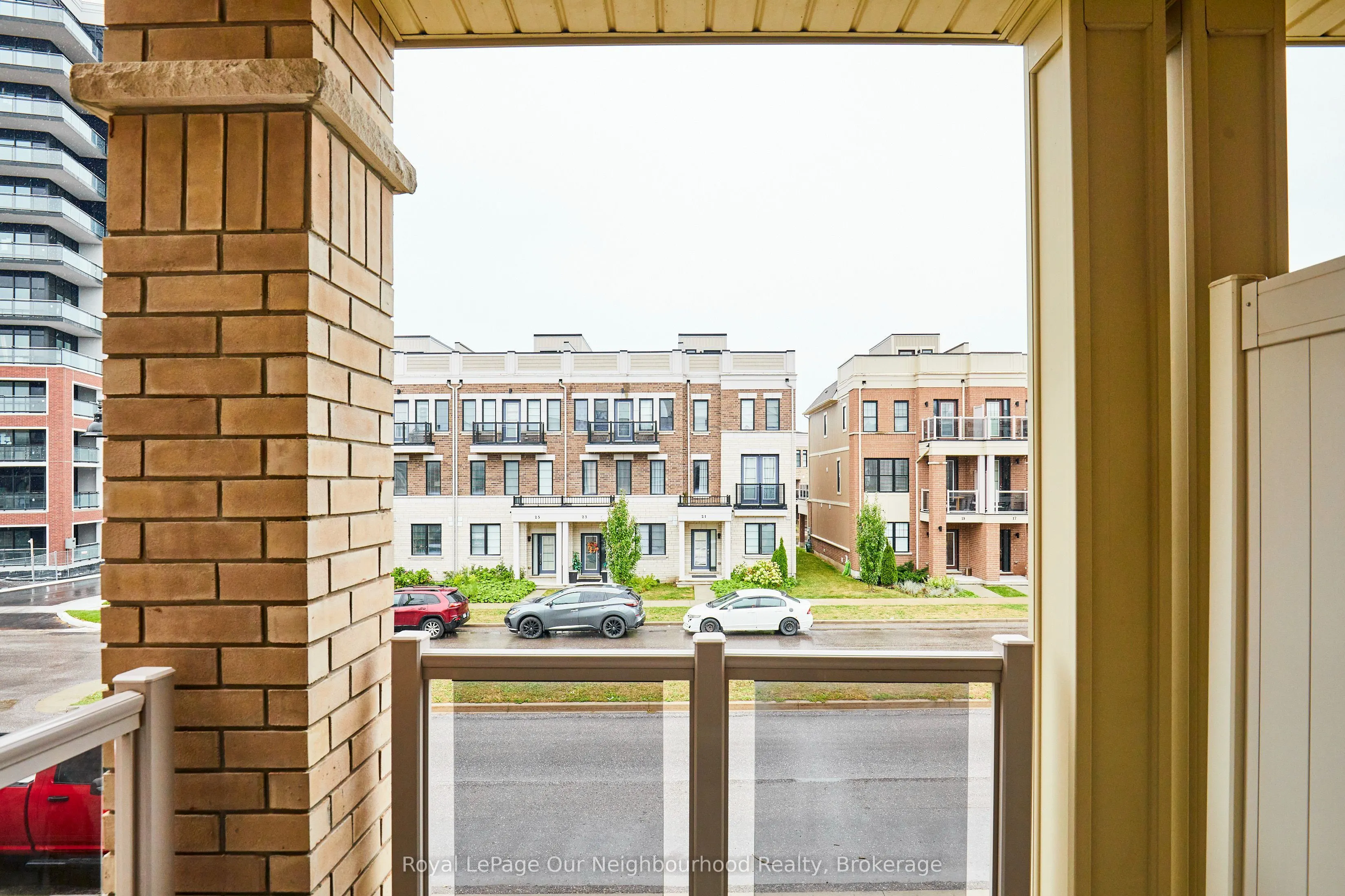 28 Clarington Boulevard