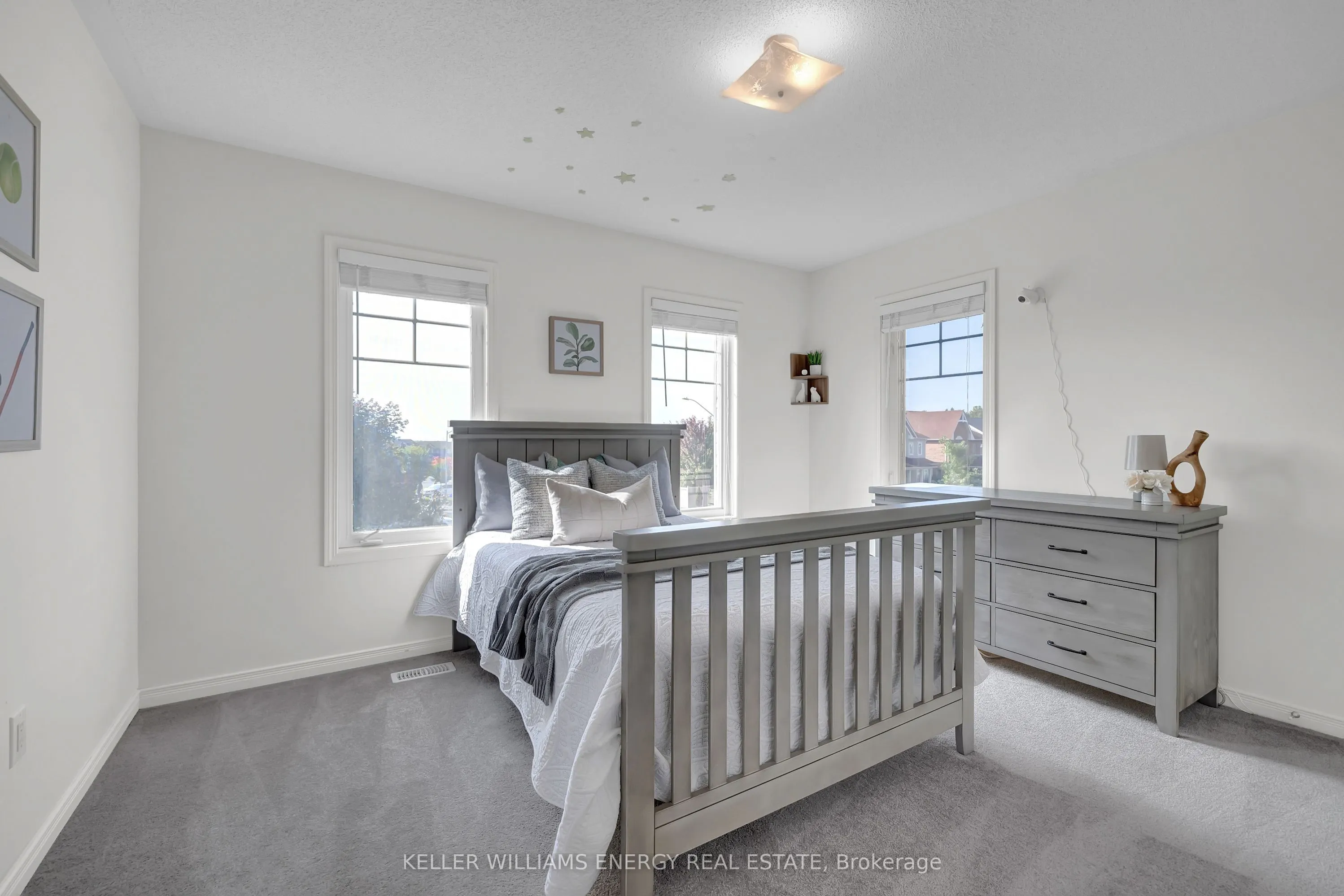 52 Ross Wright Avenue