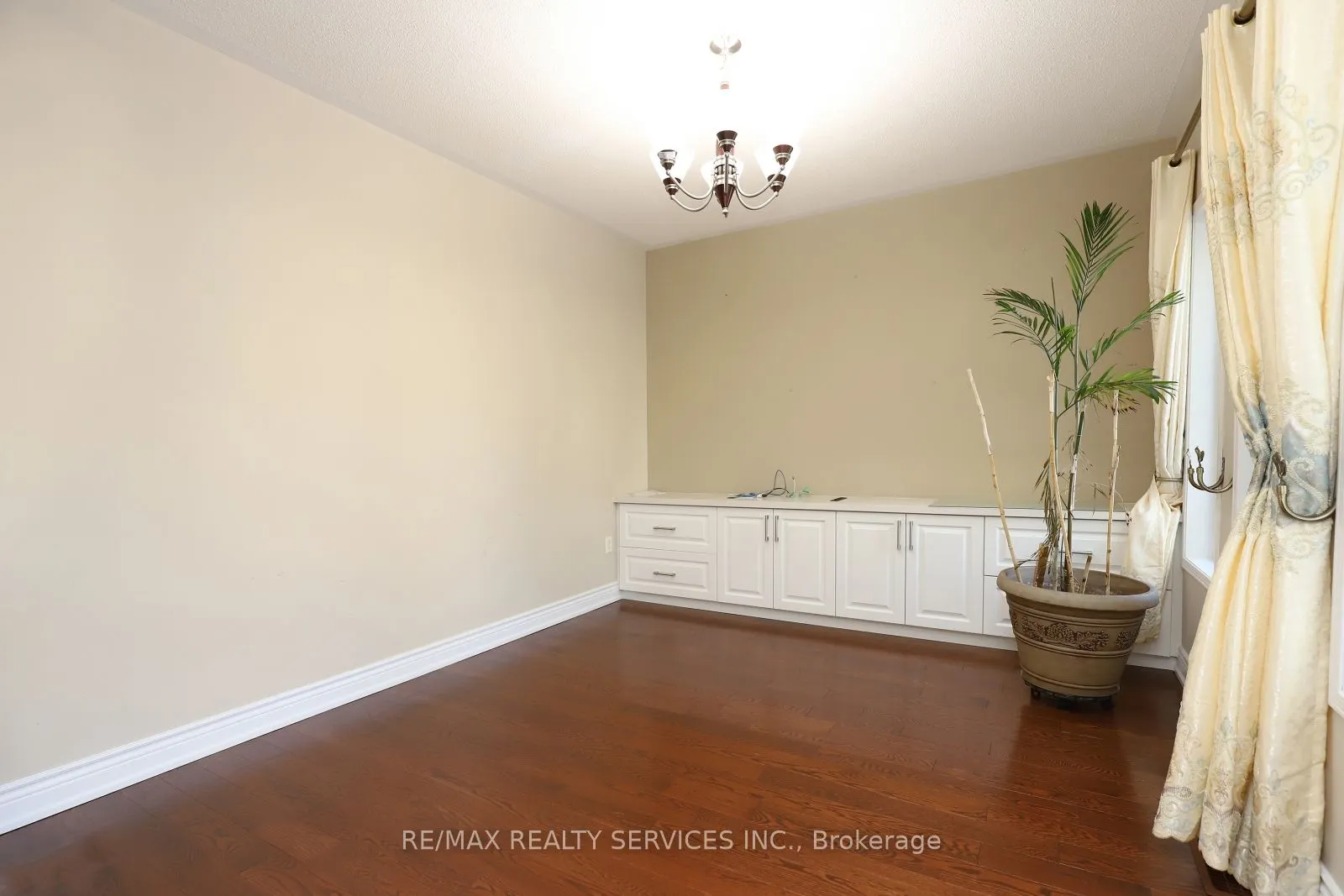 17 Ballantyne Drive