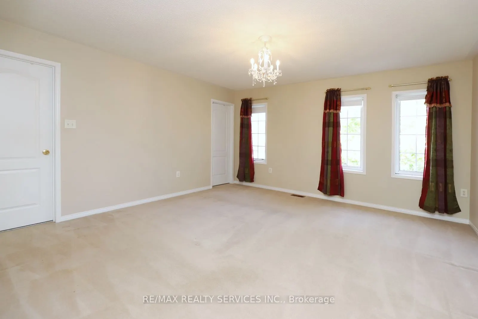 17 Ballantyne Drive