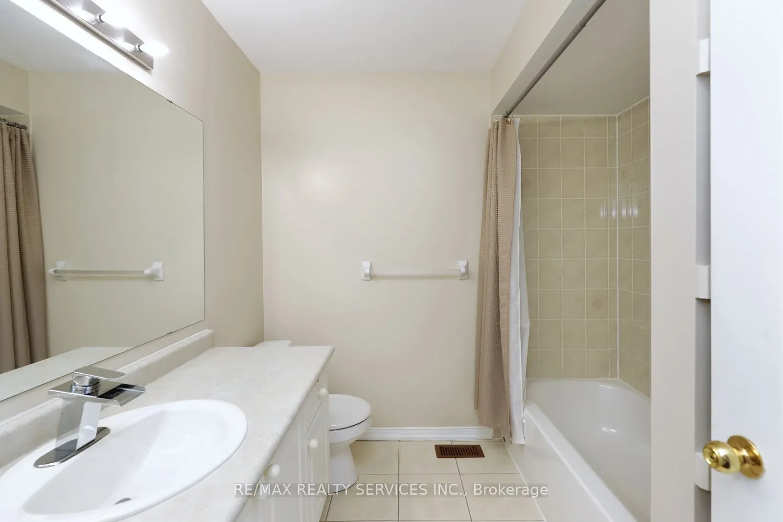 17 Ballantyne Drive