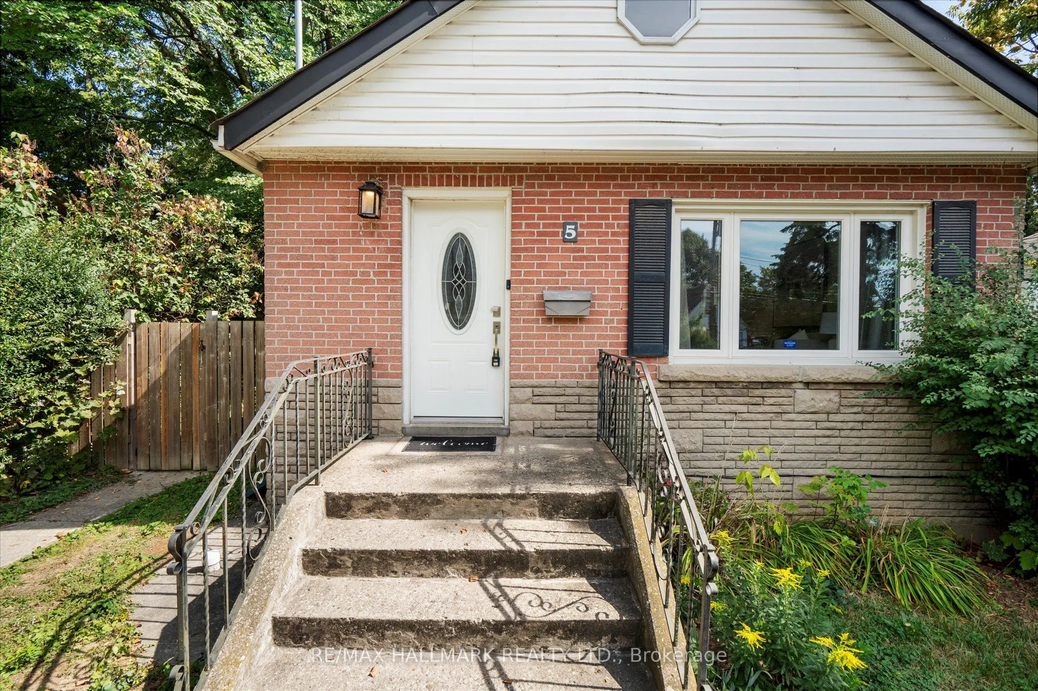 5 East Haven Drive