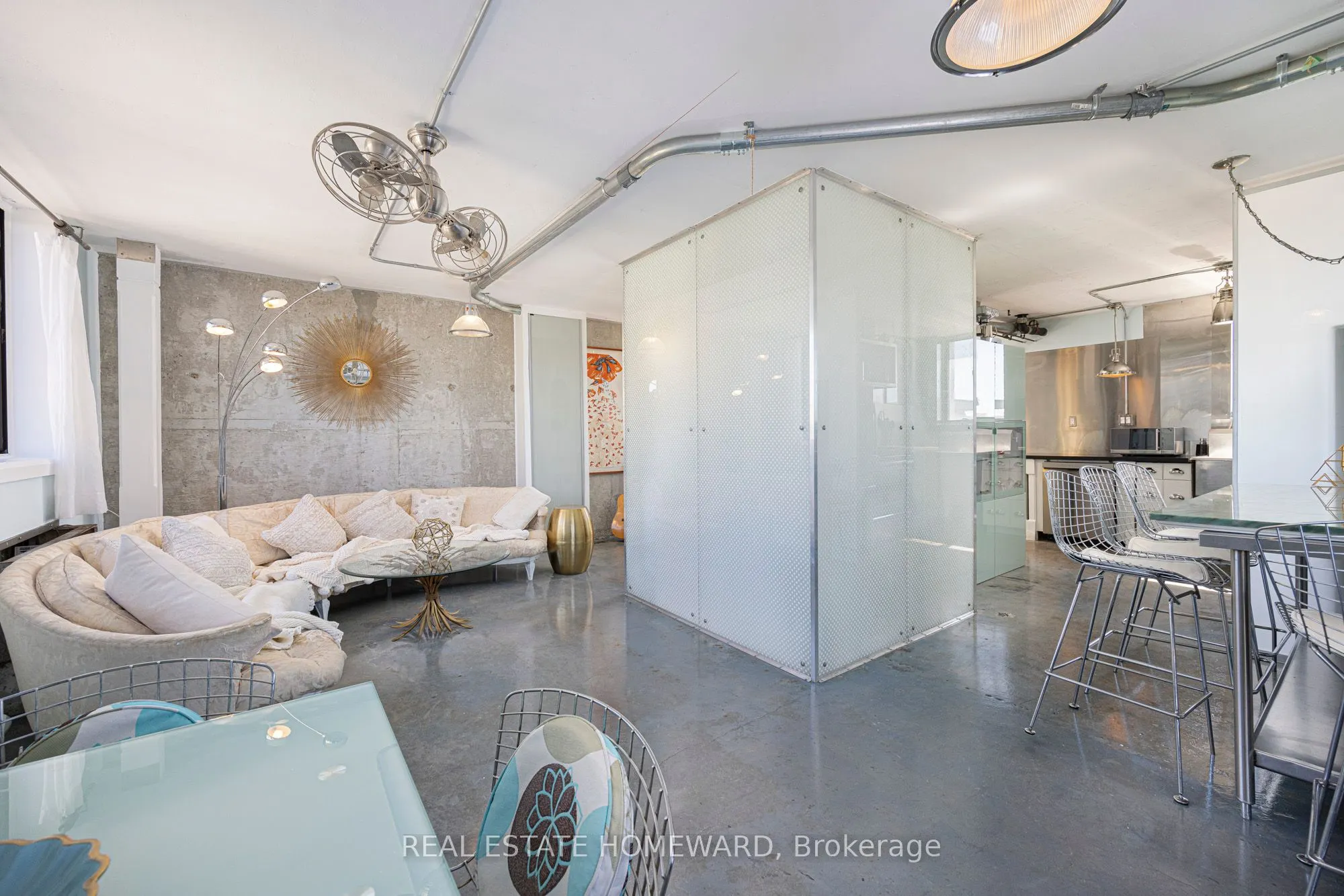 665 Kennedy Road, #702