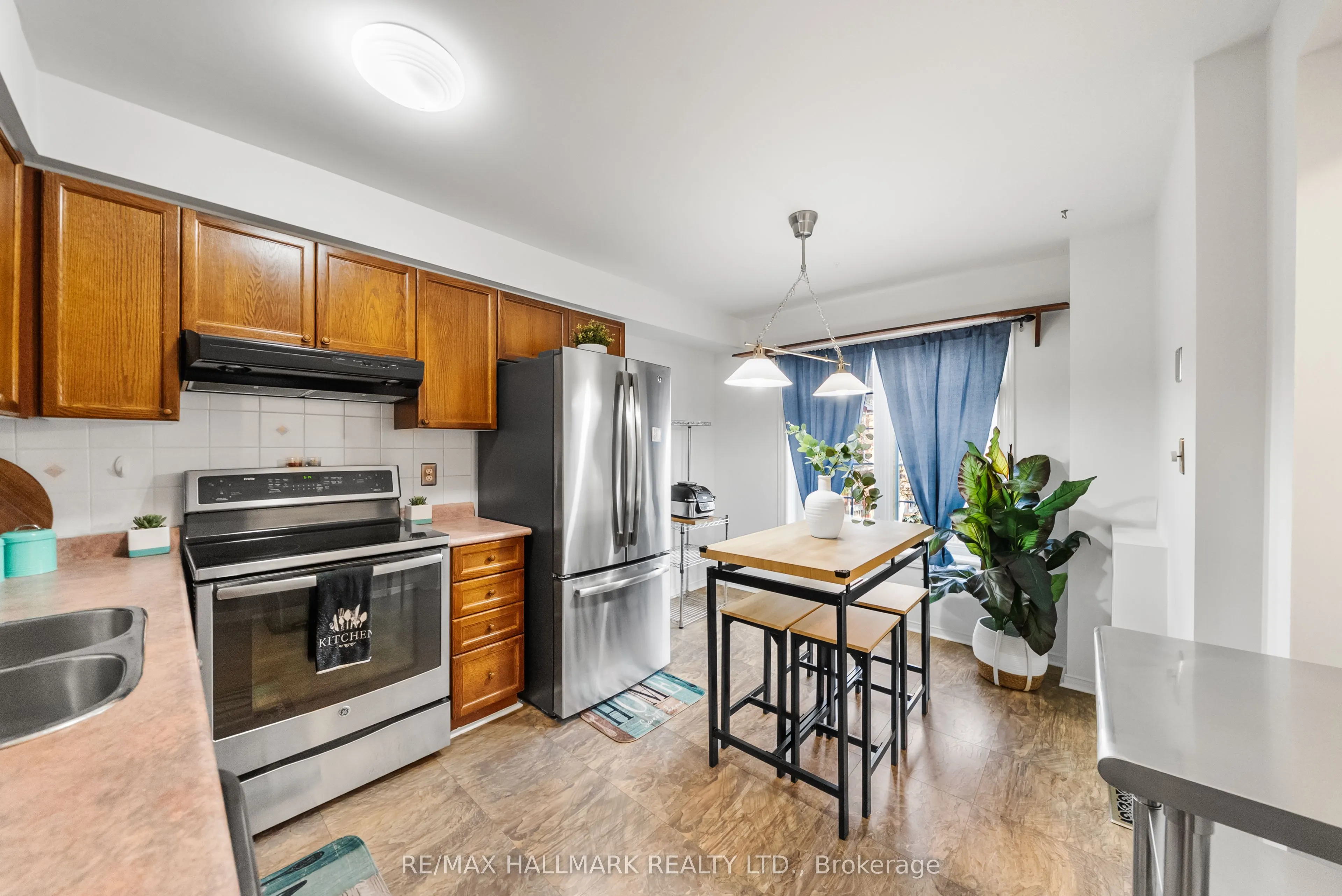 1867 Kingston Road, #18