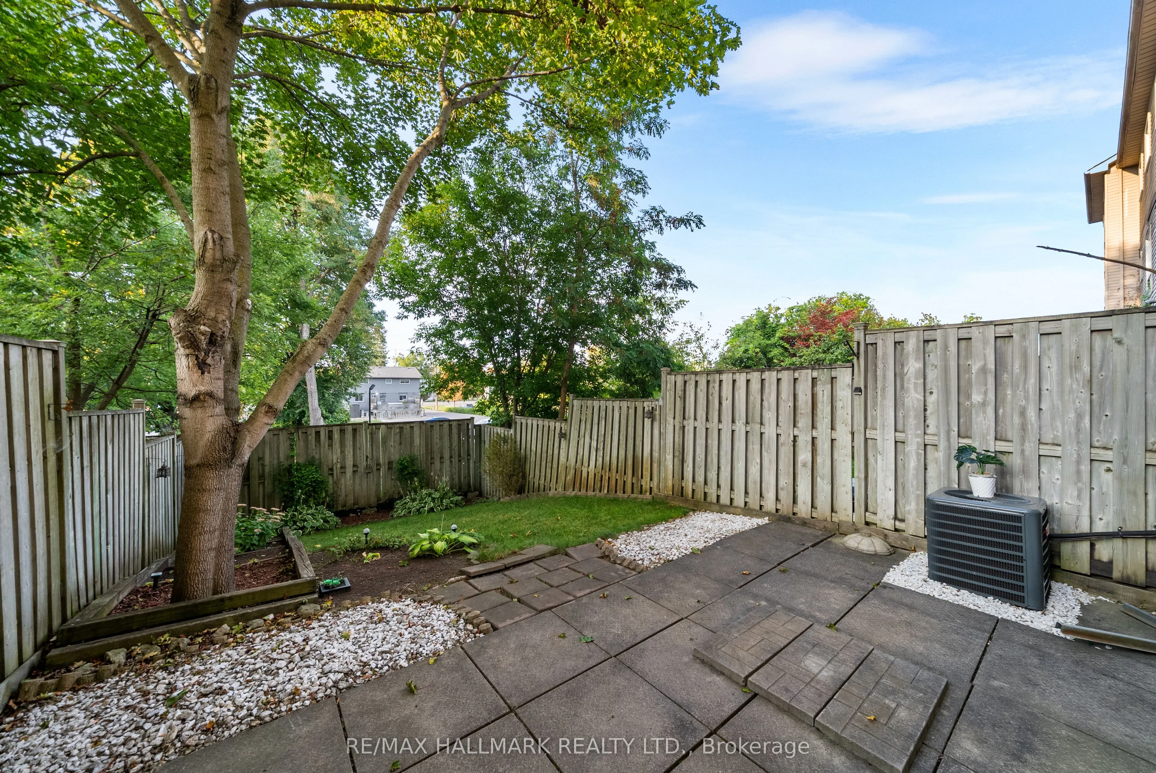 1867 Kingston Road, #18