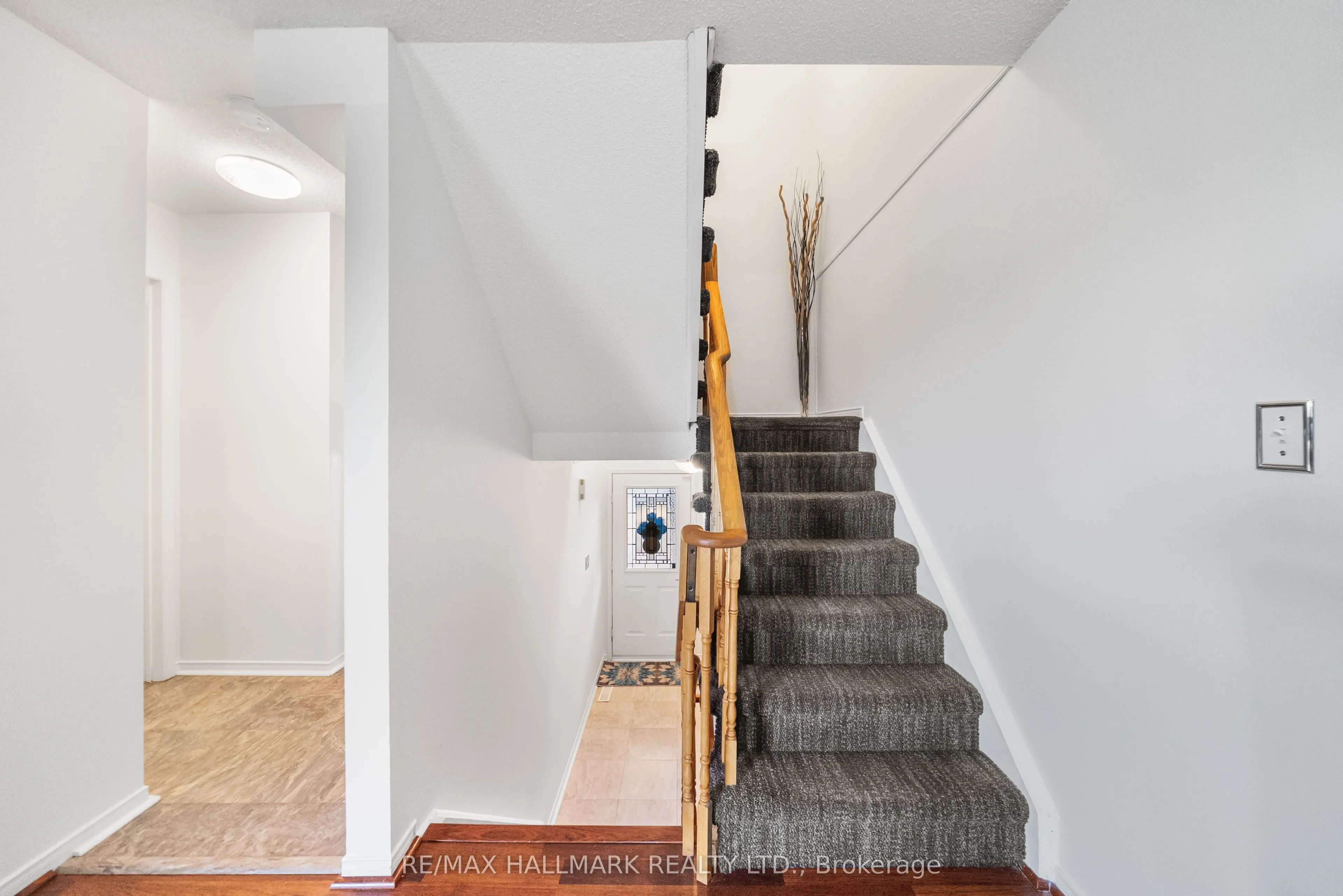 1867 Kingston Road, #18