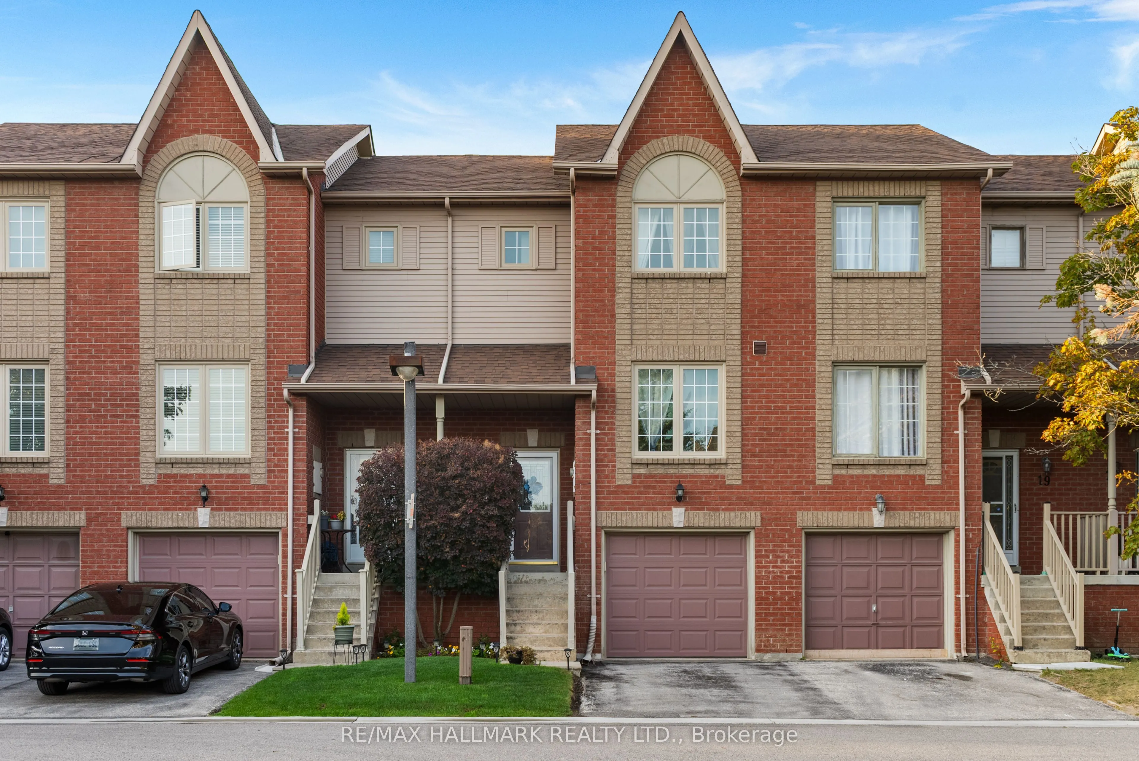 1867 Kingston Road, #18