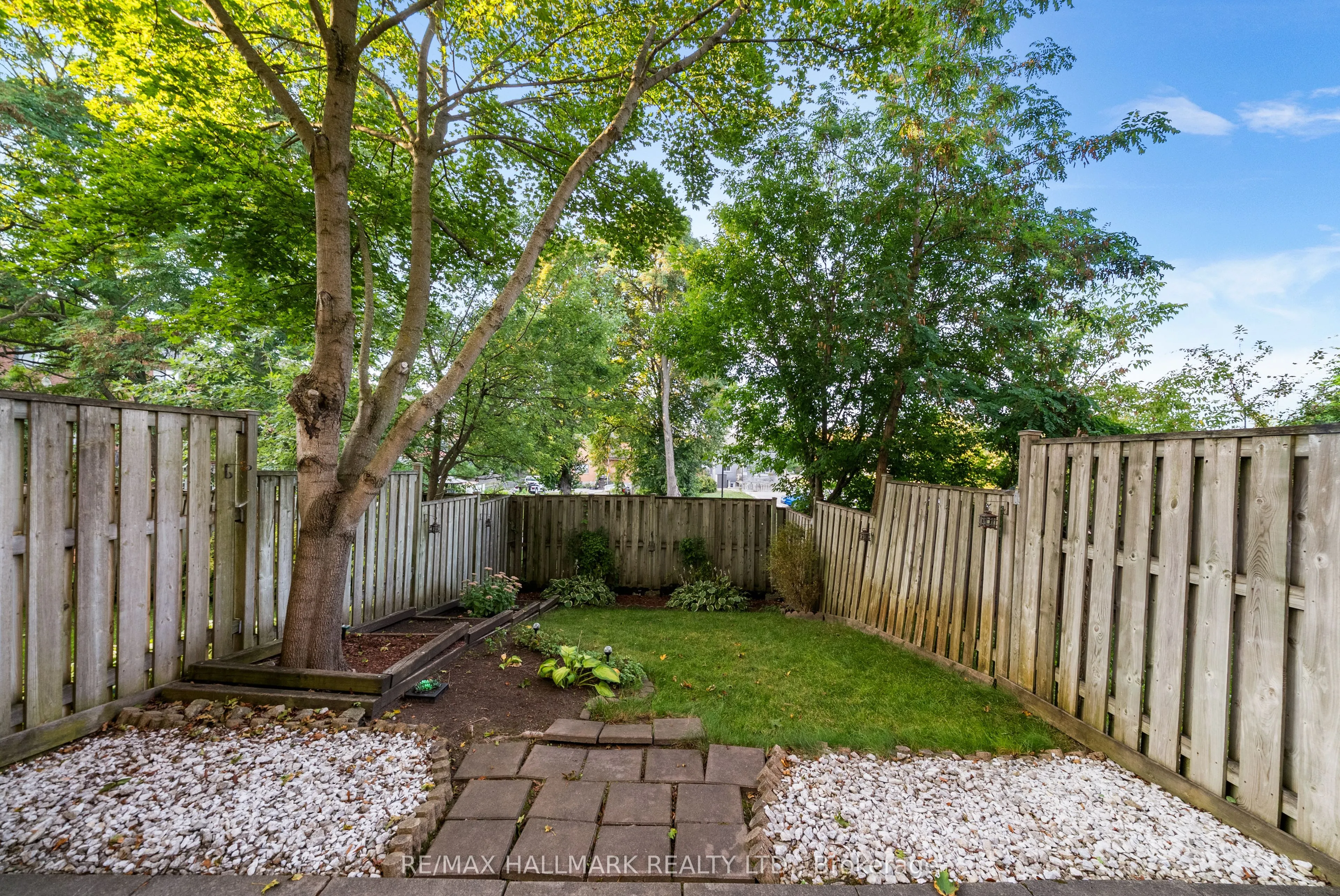 1867 Kingston Road, #18
