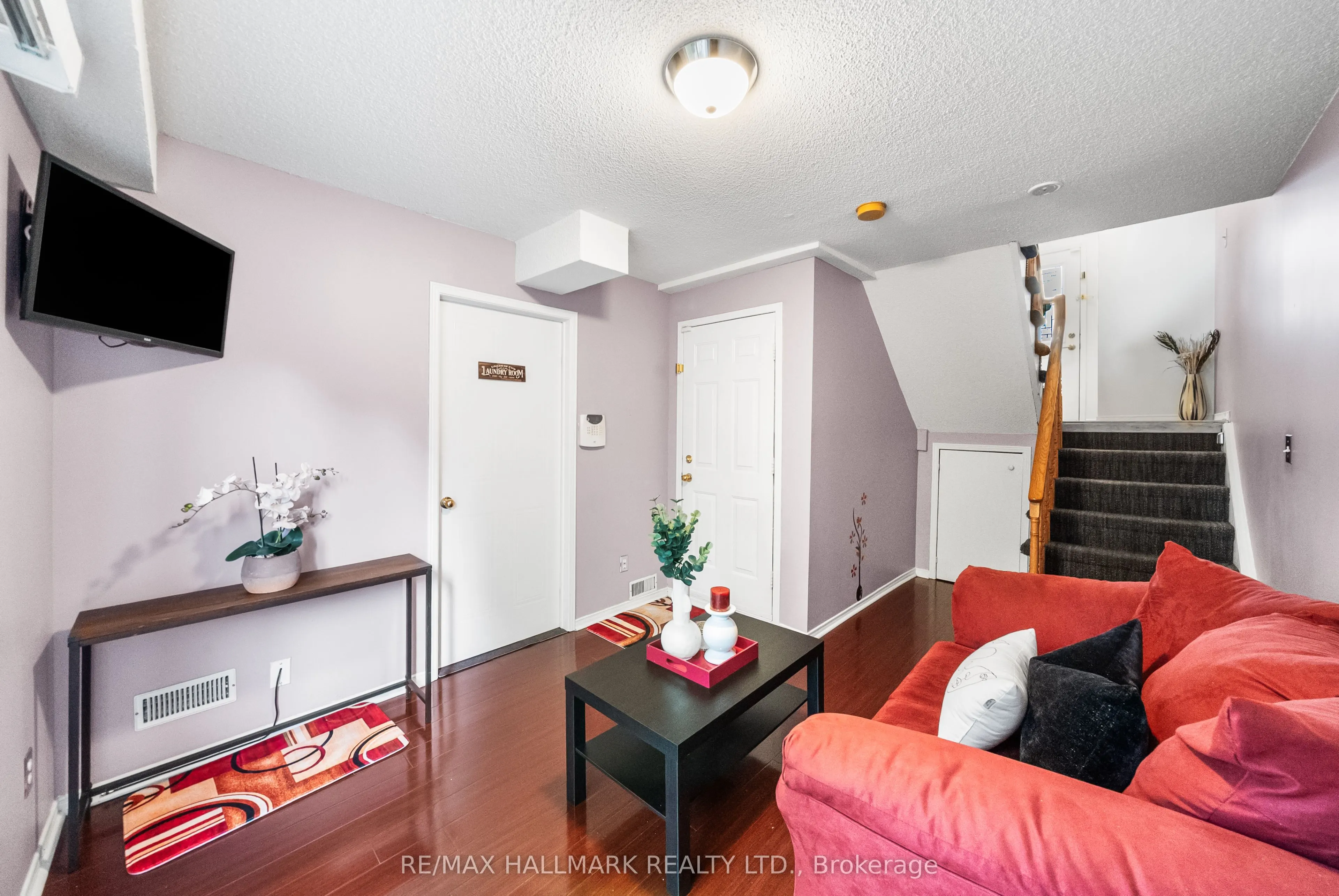 1867 Kingston Road, #18