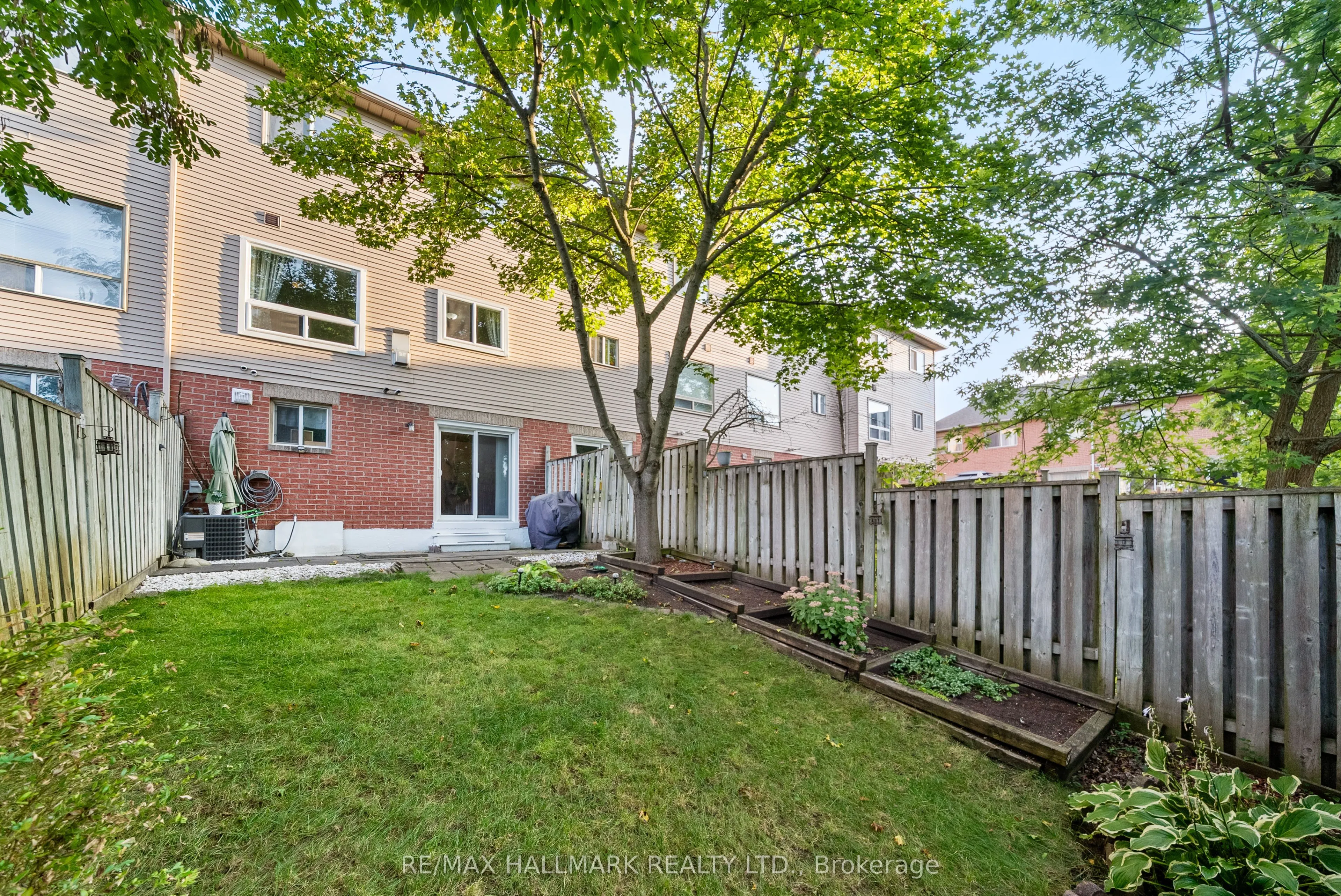 1867 Kingston Road, #18