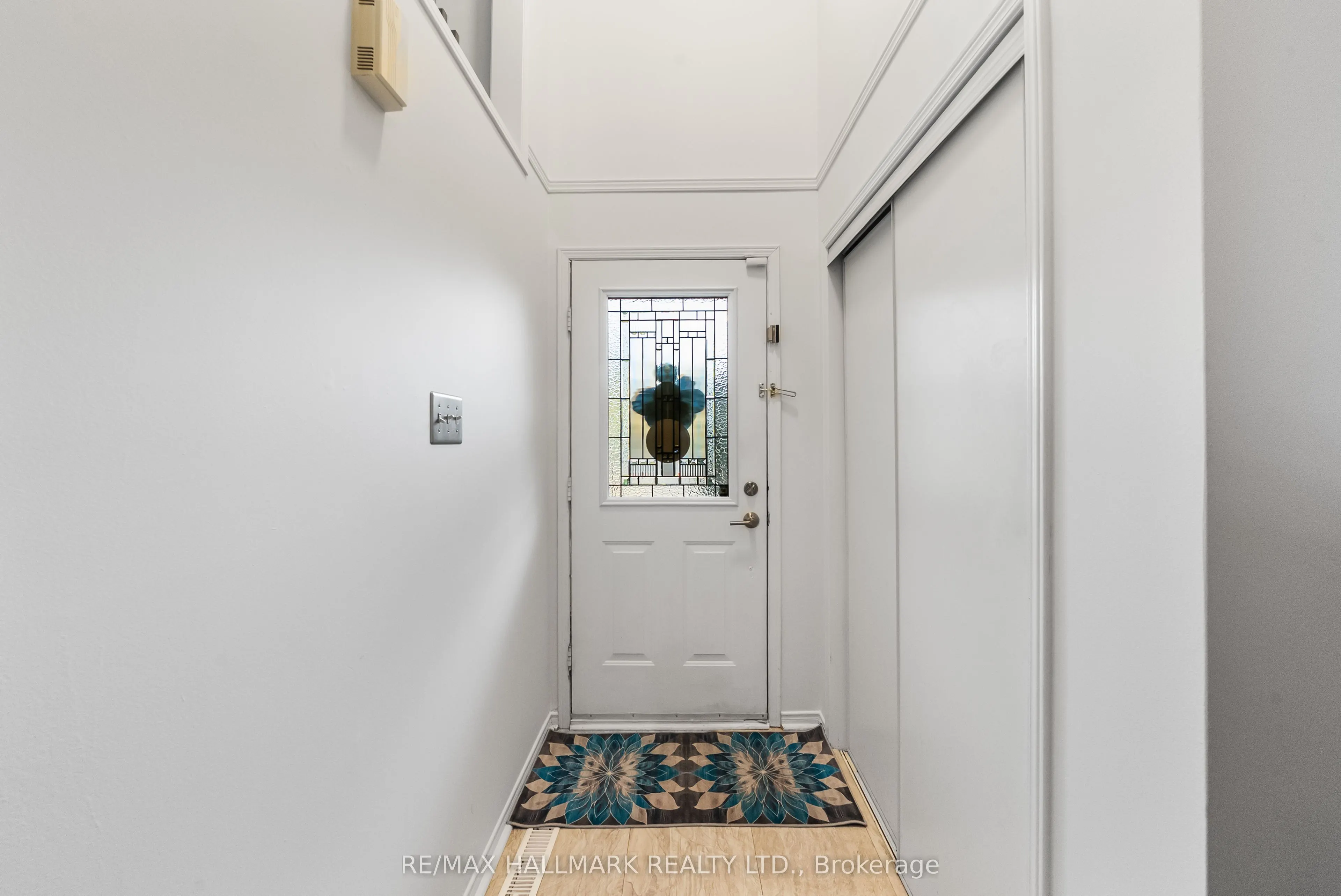 1867 Kingston Road, #18