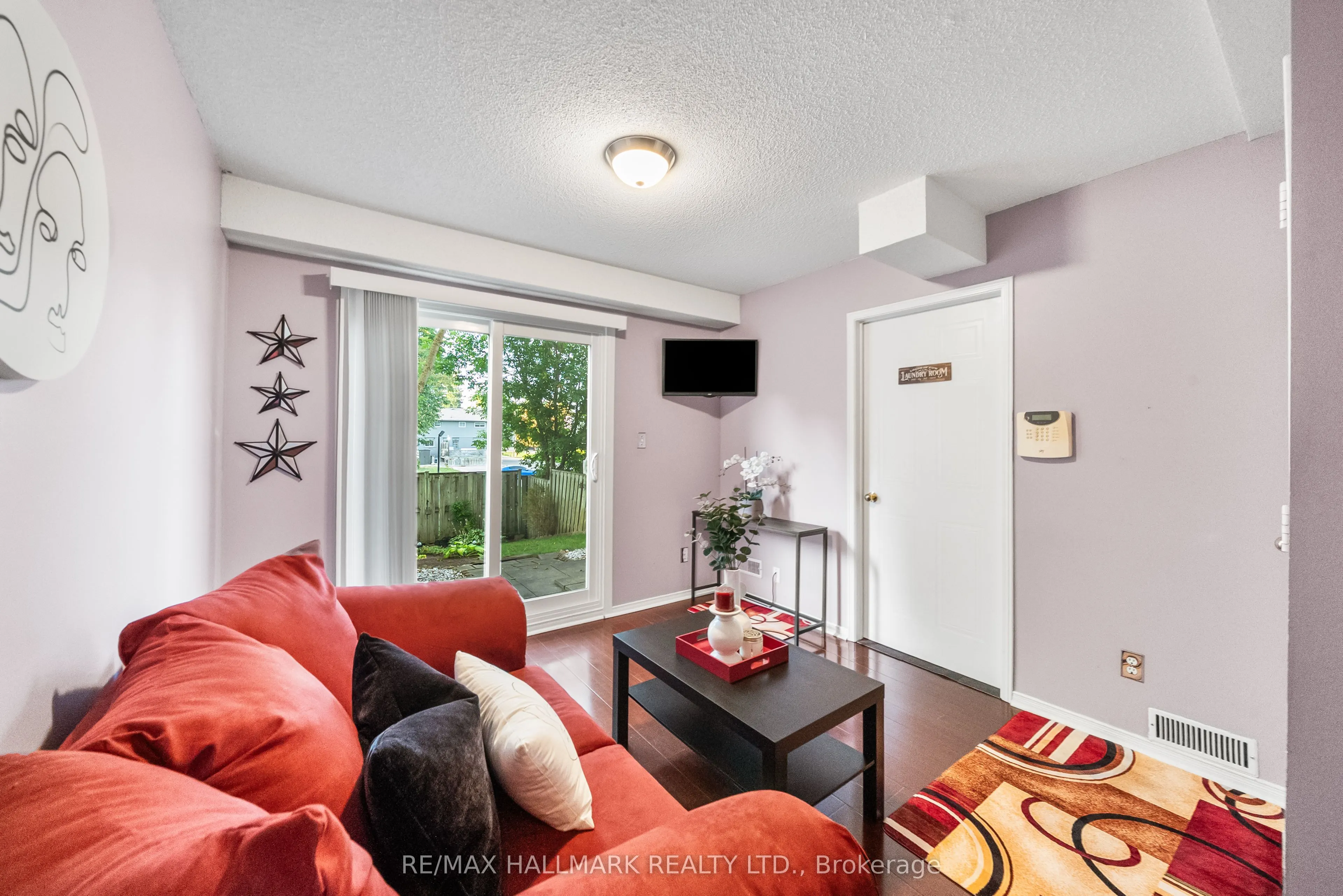 1867 Kingston Road, #18