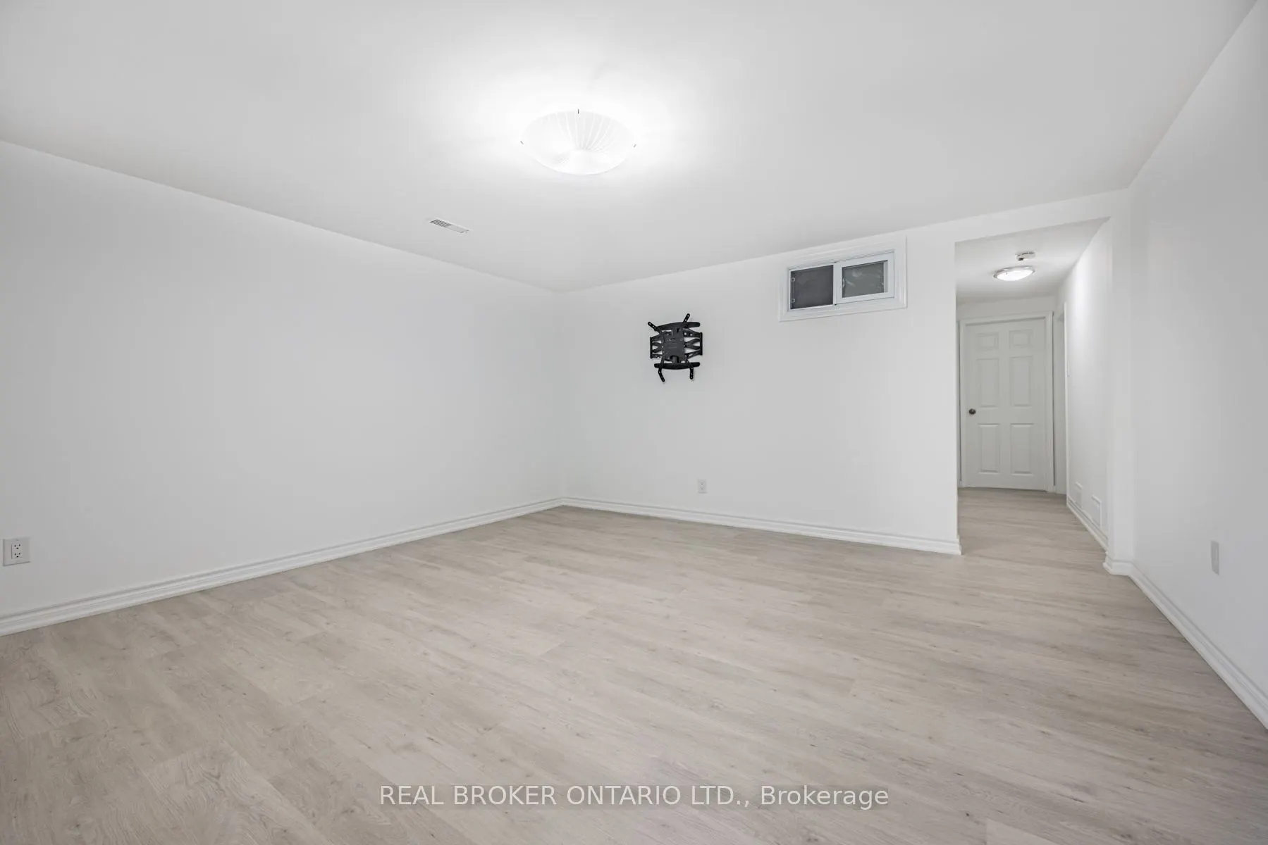 18 Shropshire Drive, #Bsmt