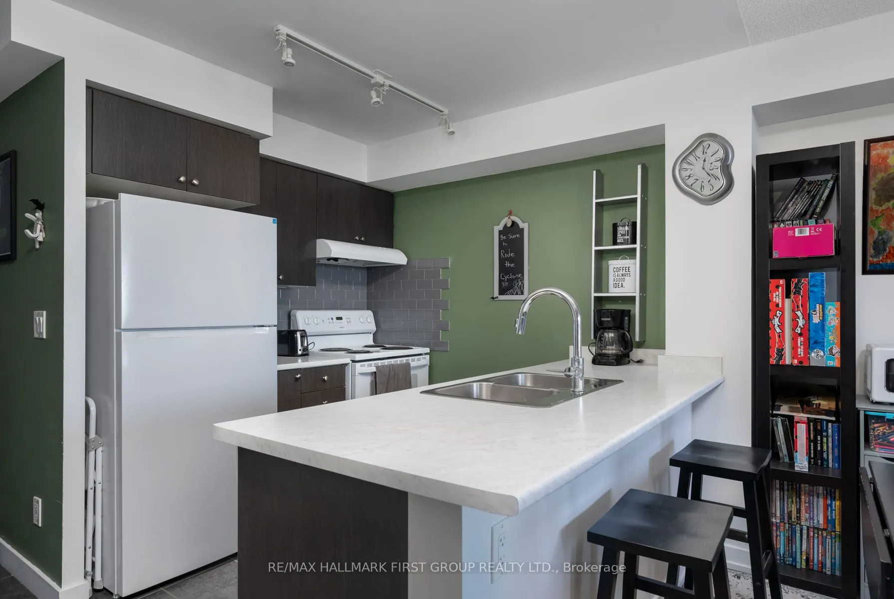 8 Trent Avenue, #613