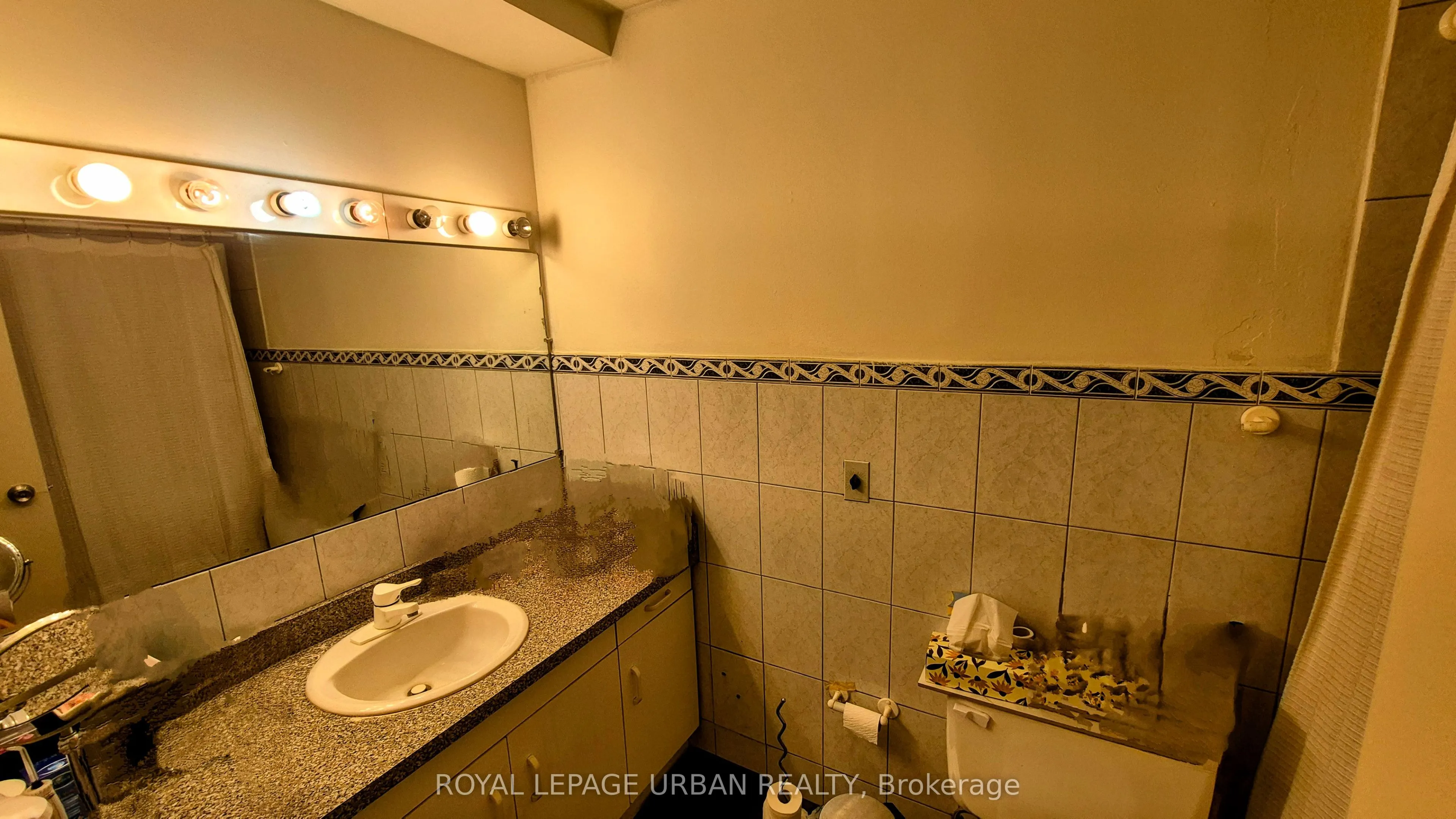 1135 Logan Avenue, #806