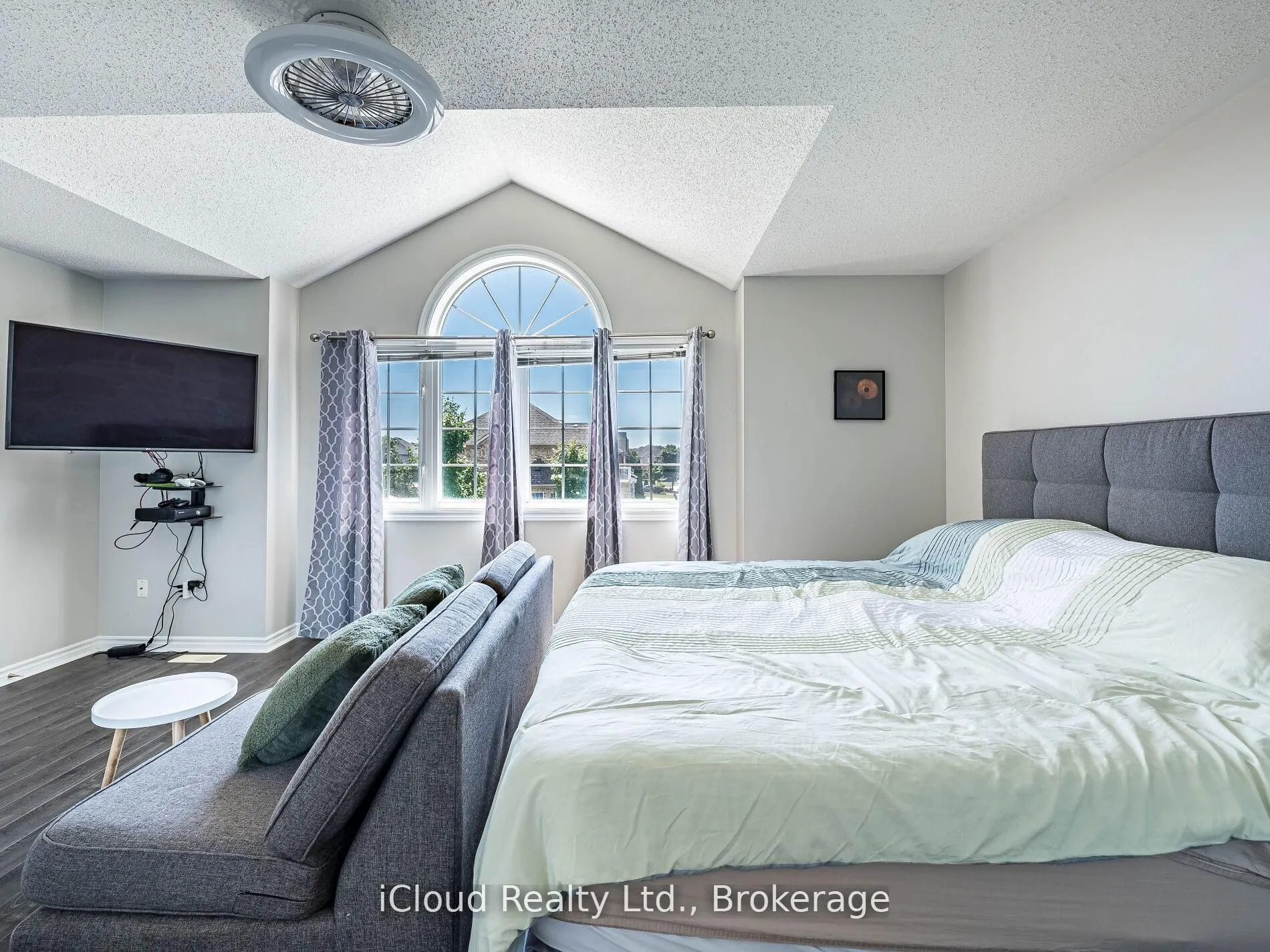 634 Oxbow Crescent