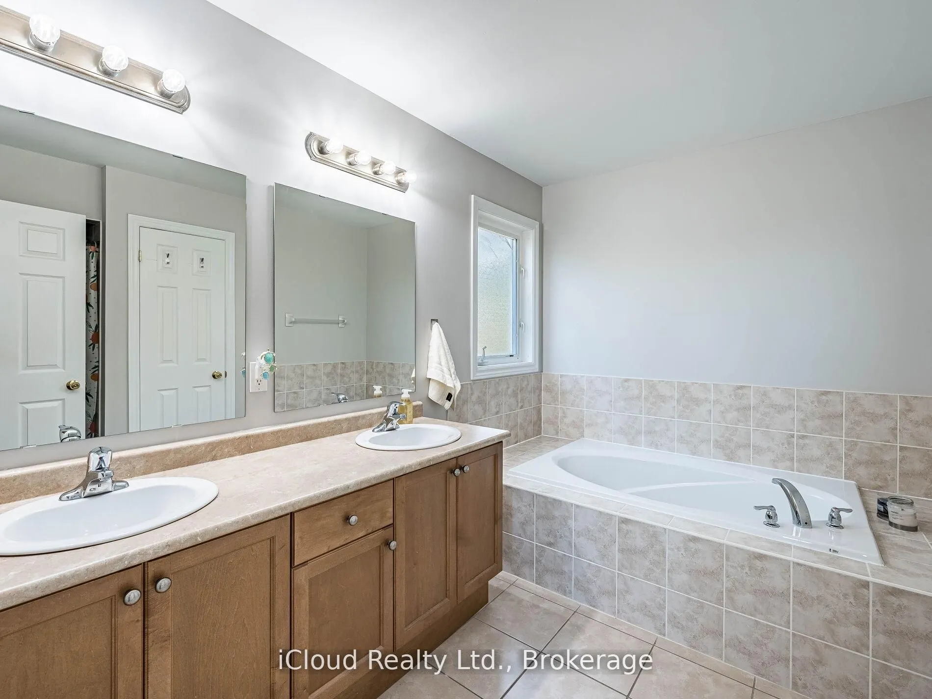 634 Oxbow Crescent