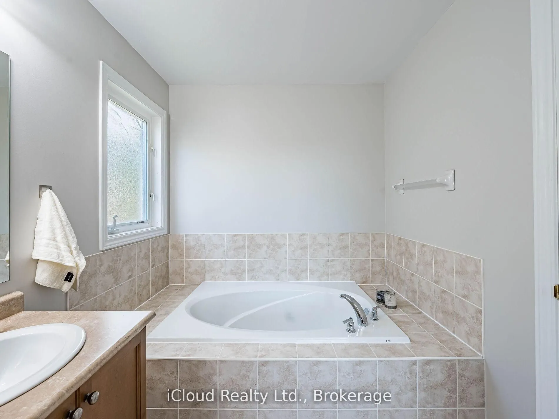 634 Oxbow Crescent