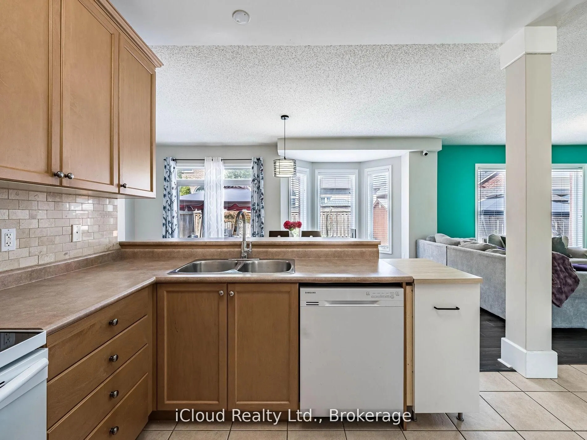 634 Oxbow Crescent