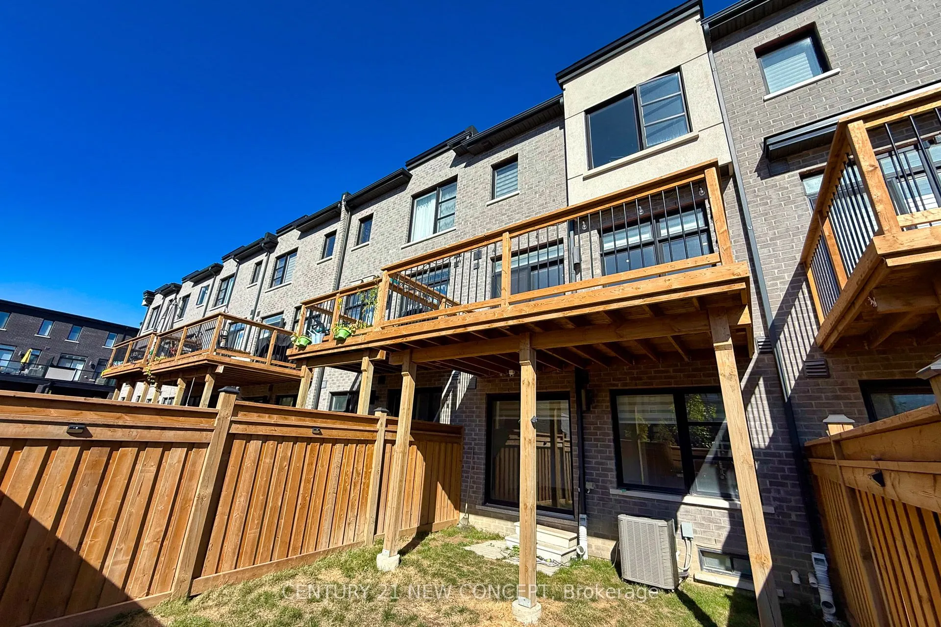1671 Hidden Valley Glen