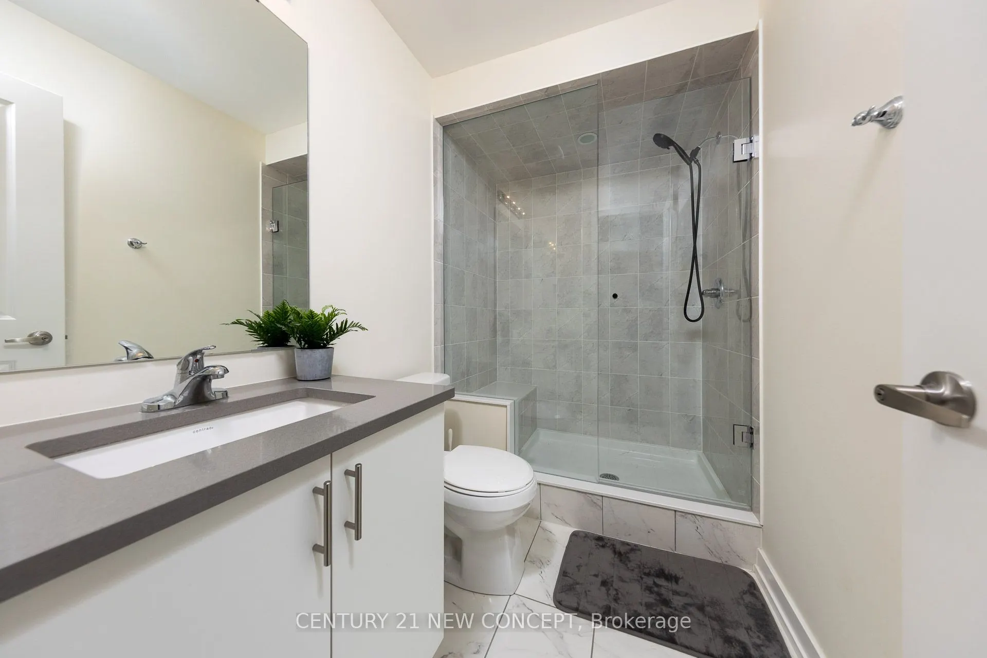 1671 Hidden Valley Glen