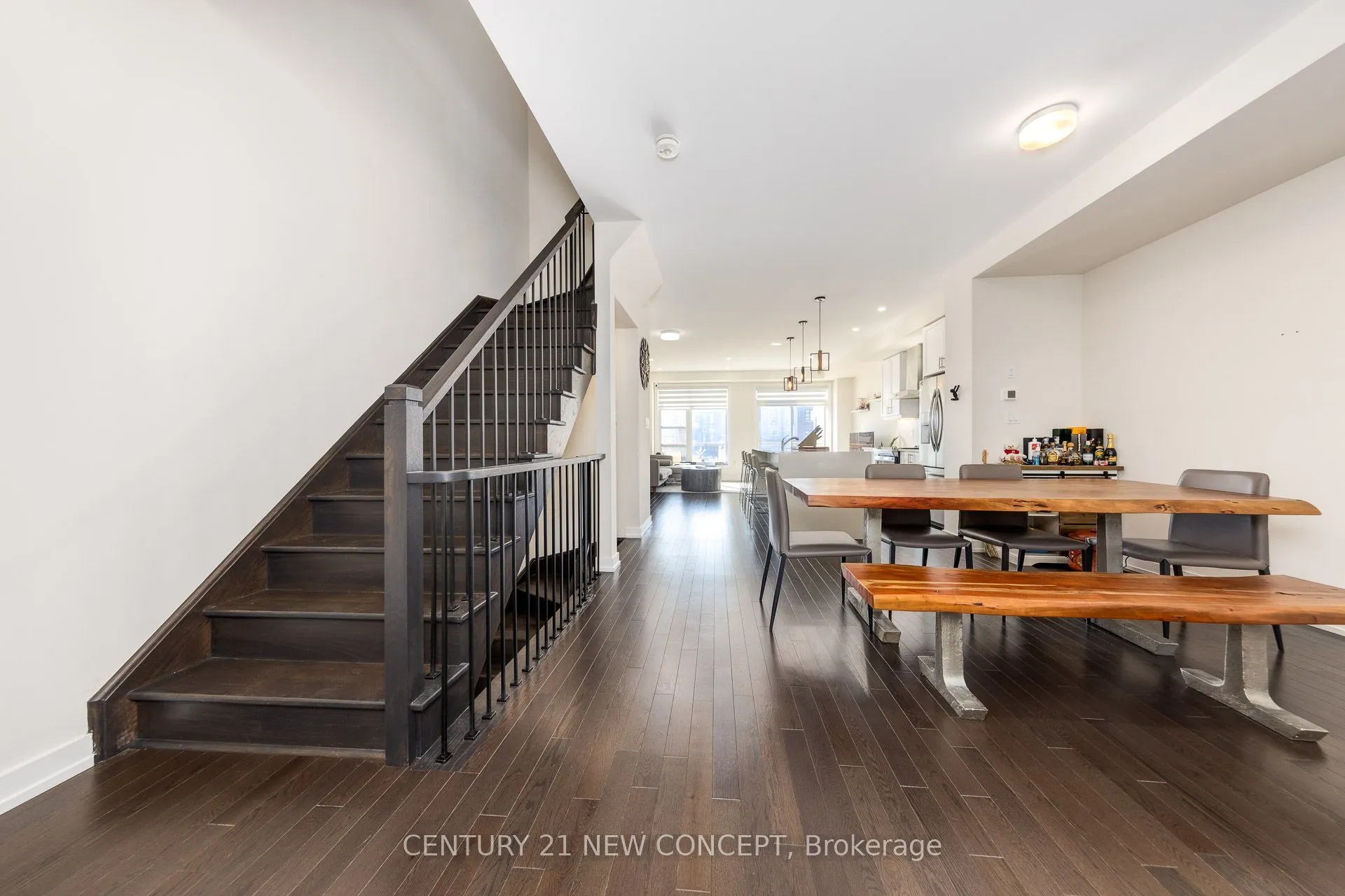 1671 Hidden Valley Glen
