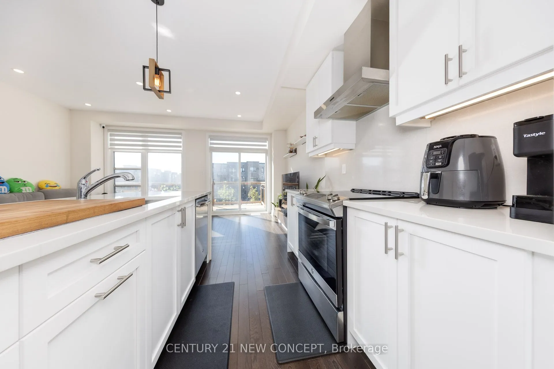 1671 Hidden Valley Glen